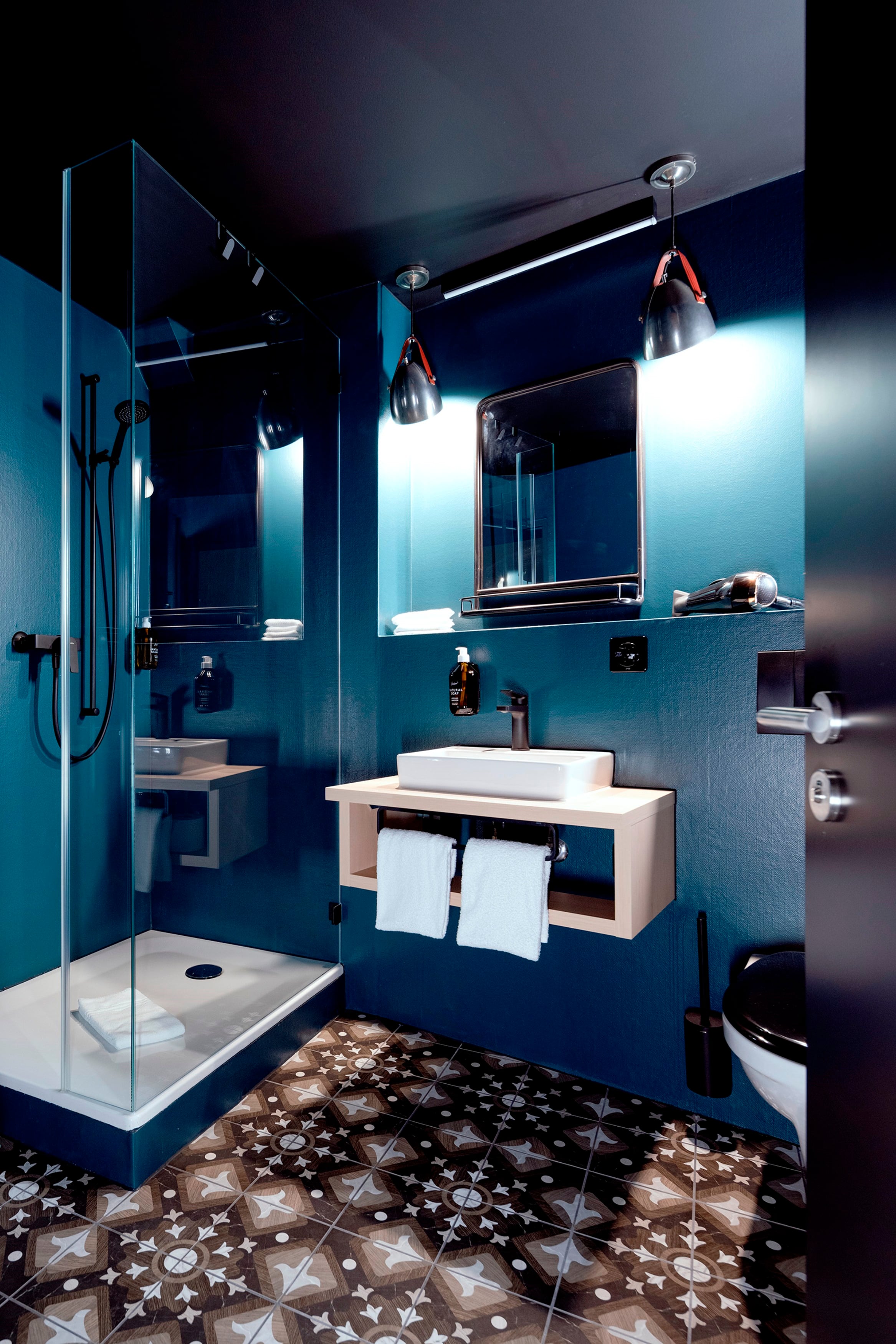 Twin Capacity 4 One Bedroom