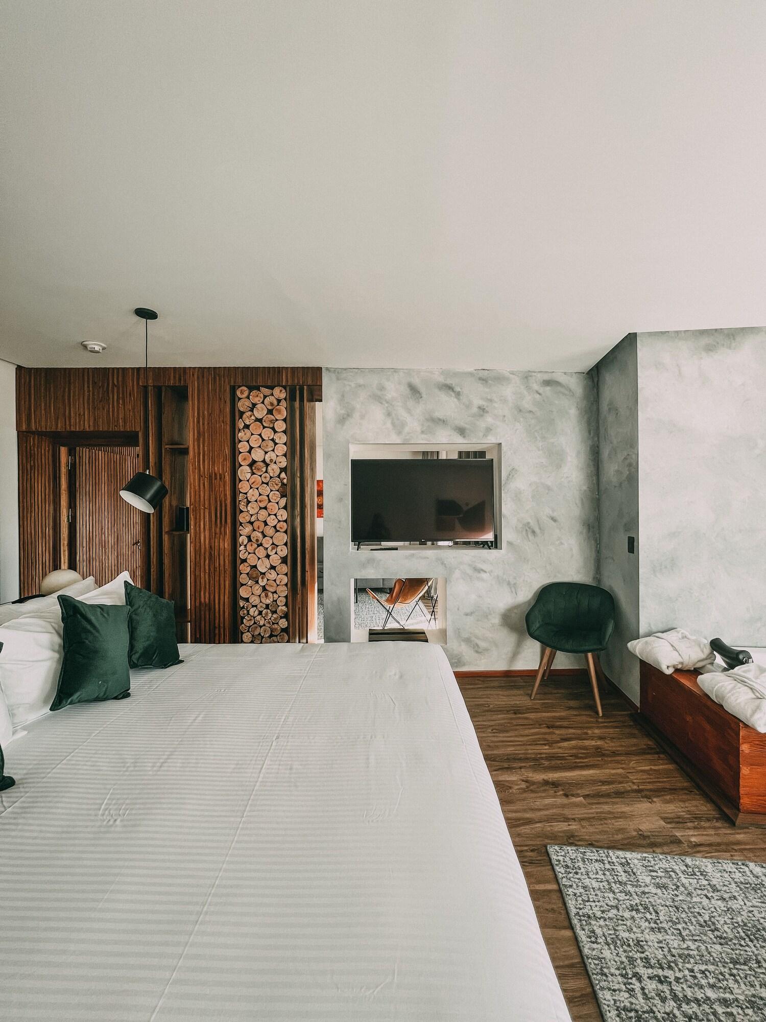 Studio King Size Bed