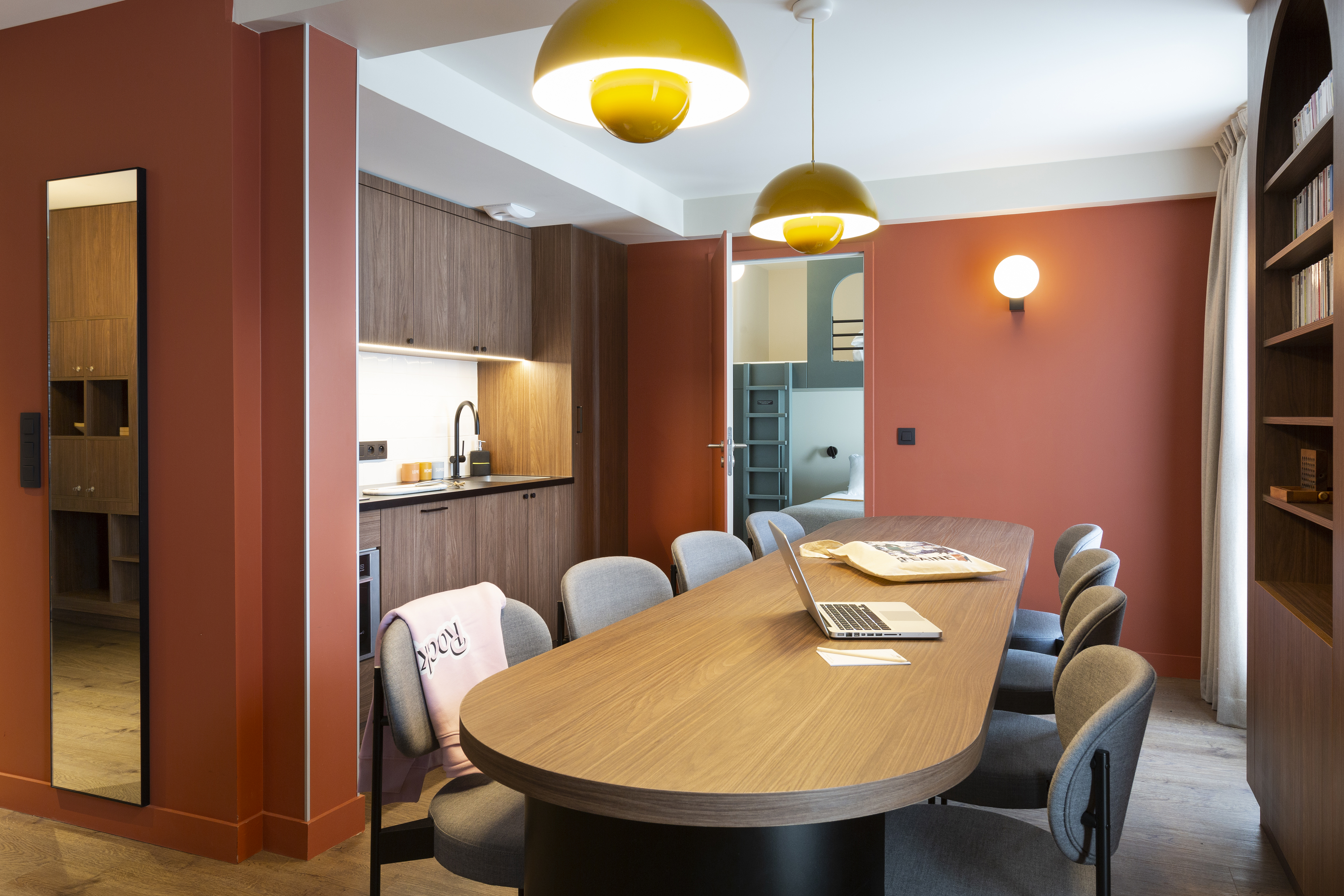 Apartment Capacity 8