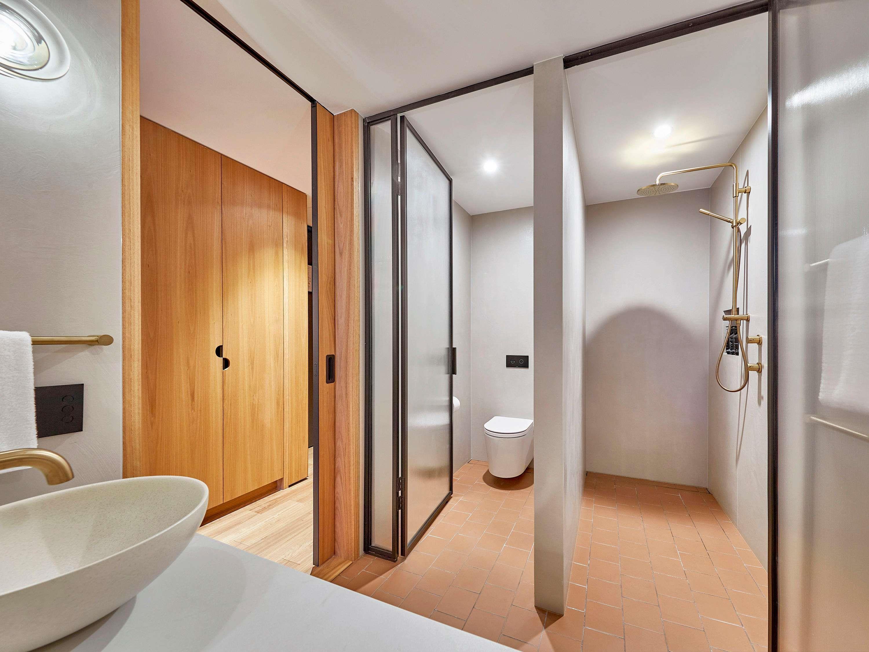 Double or Twin Deluxe King Bed