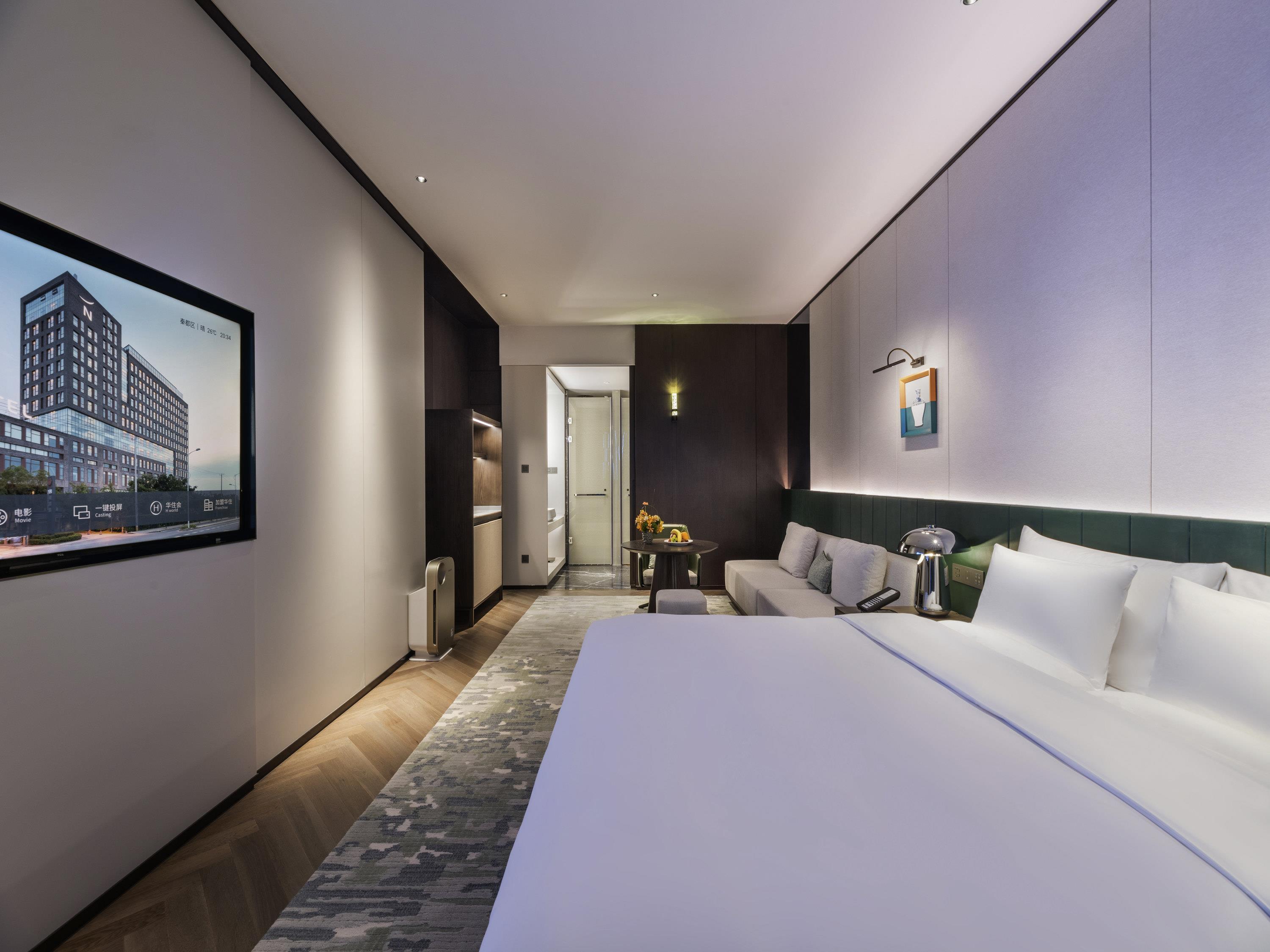 Double Deluxe King Bed