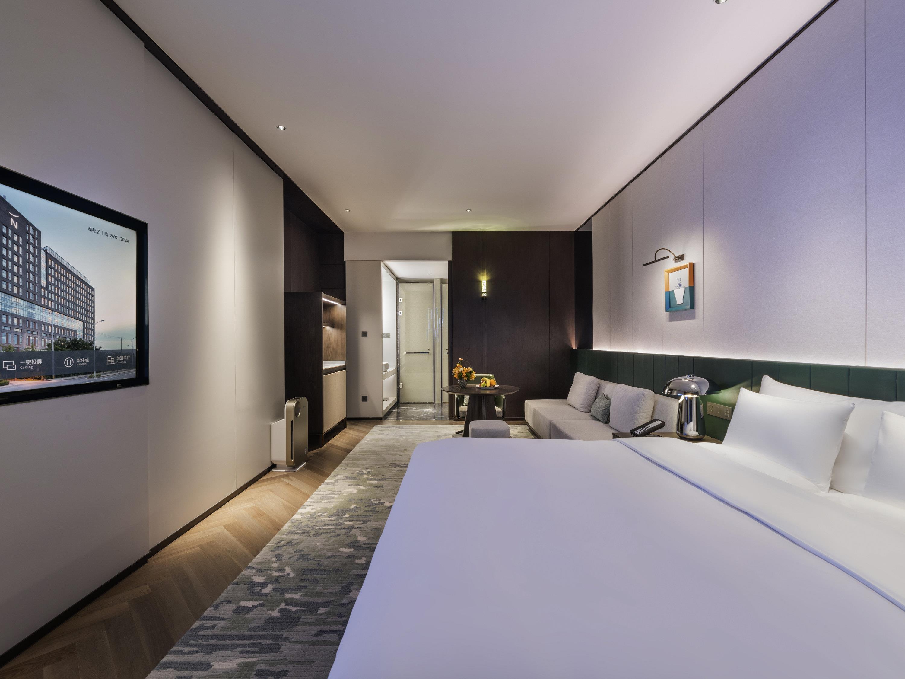 Double Deluxe King Bed