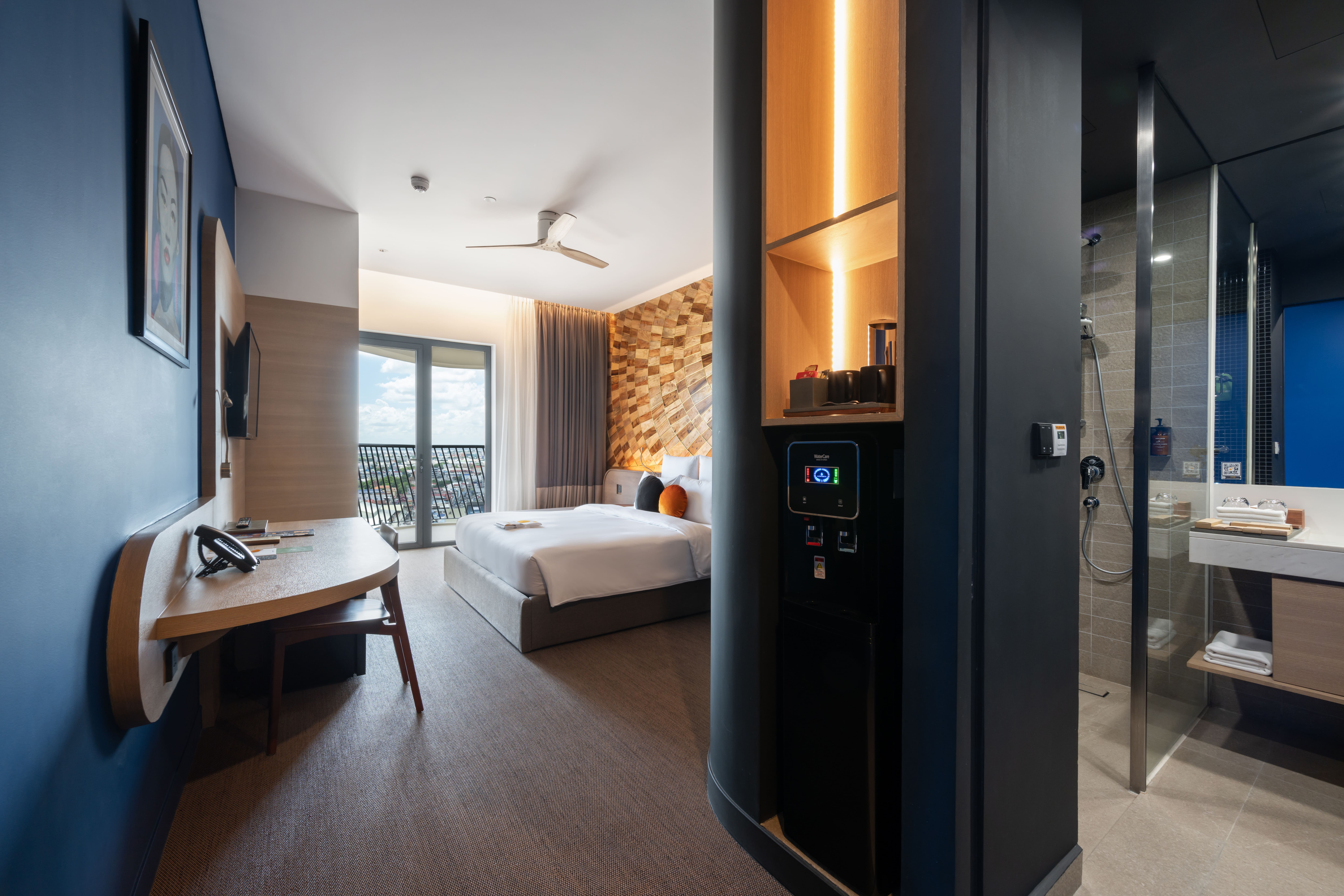 Single Deluxe with Balcony