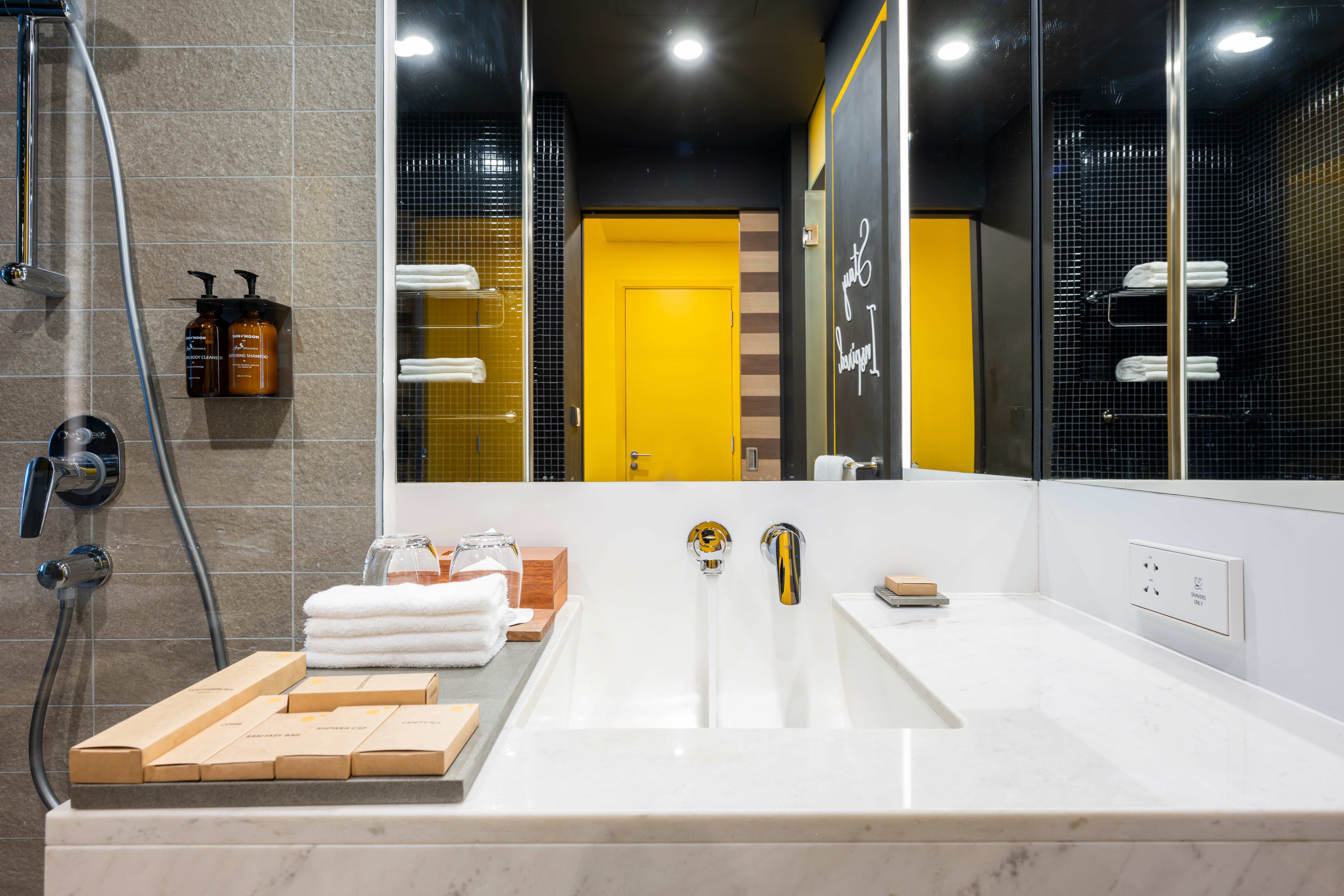 Single Deluxe King Bed