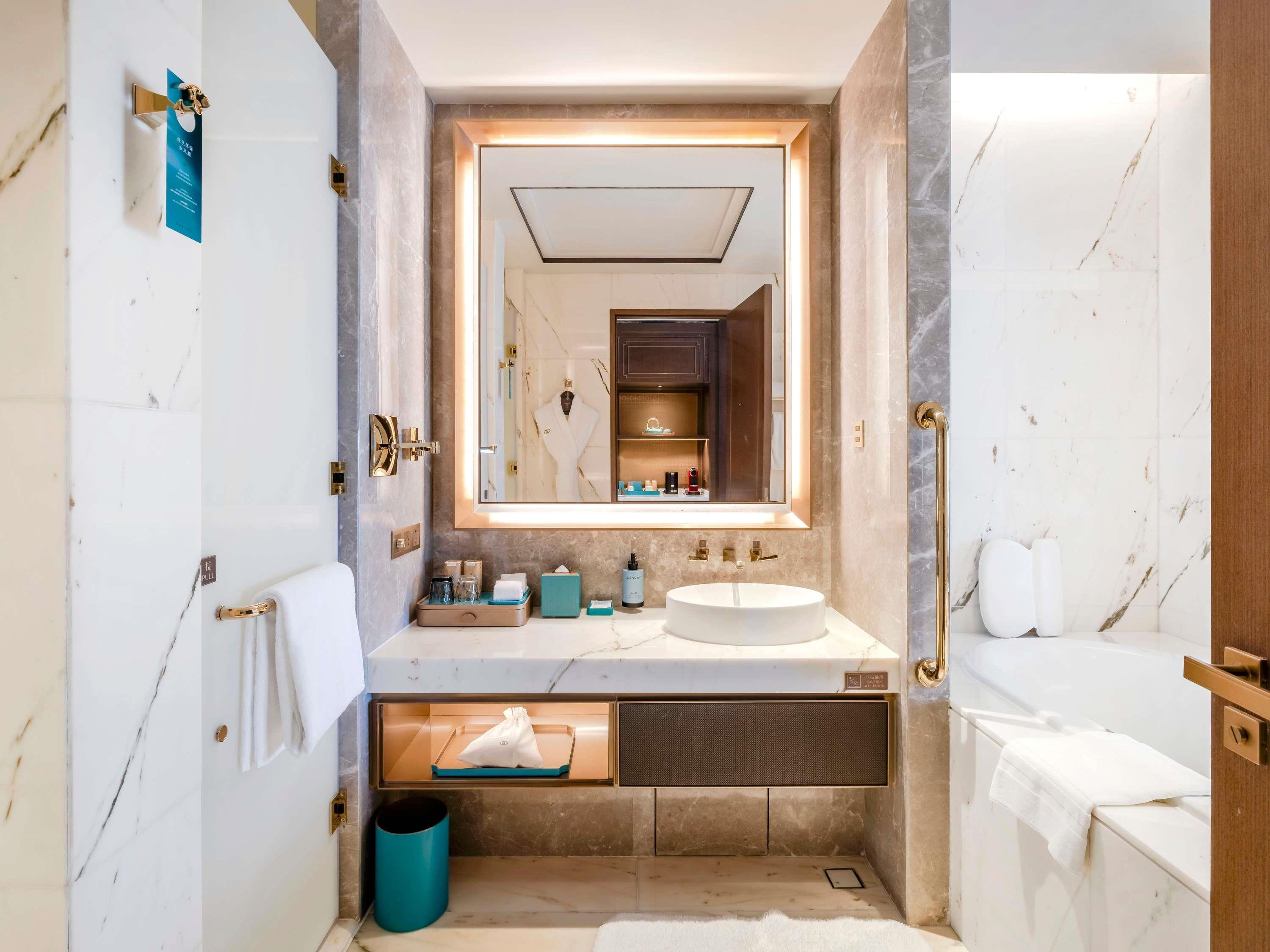 Double Club King Bed