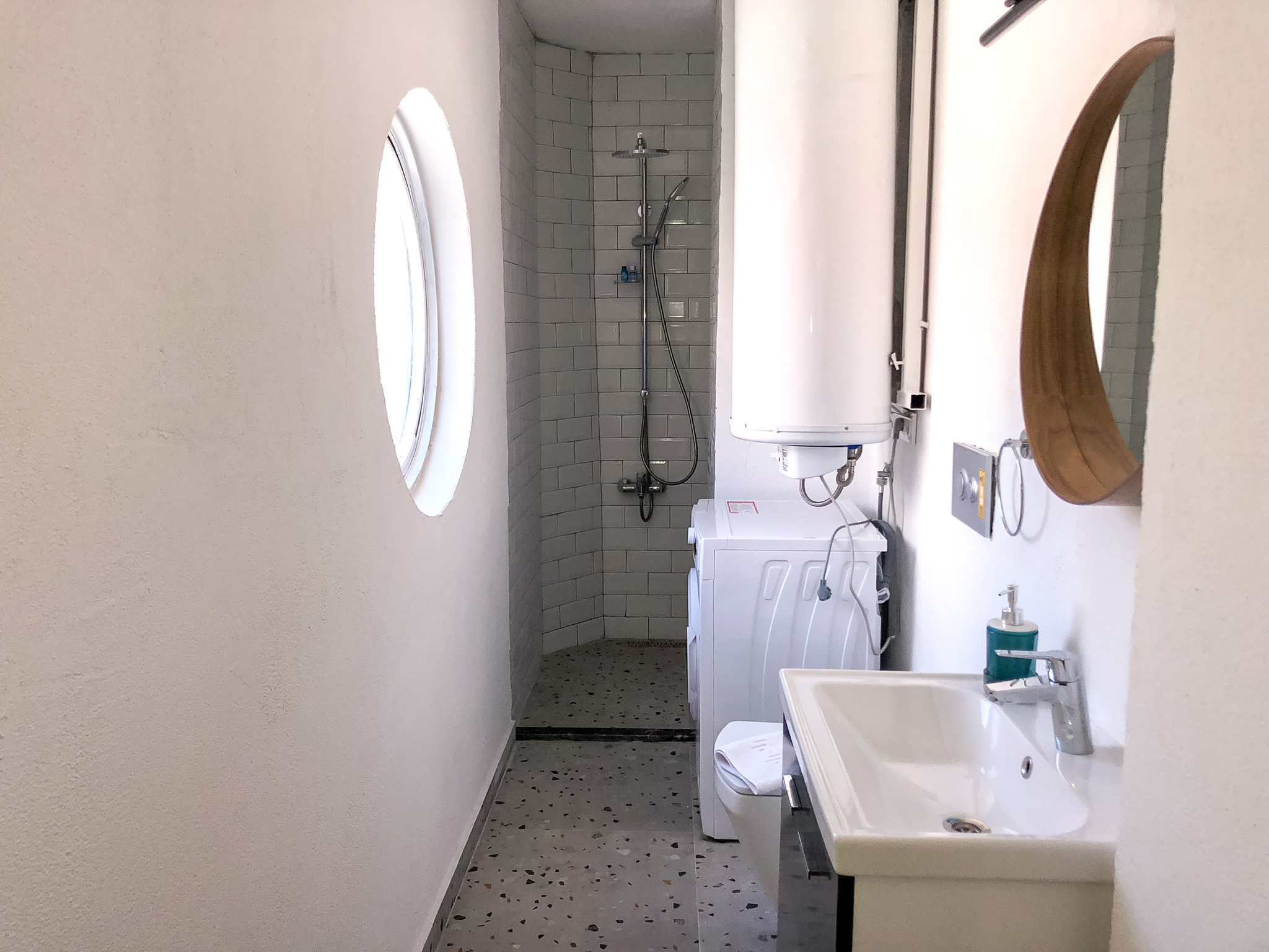 Apartment Capacity 4