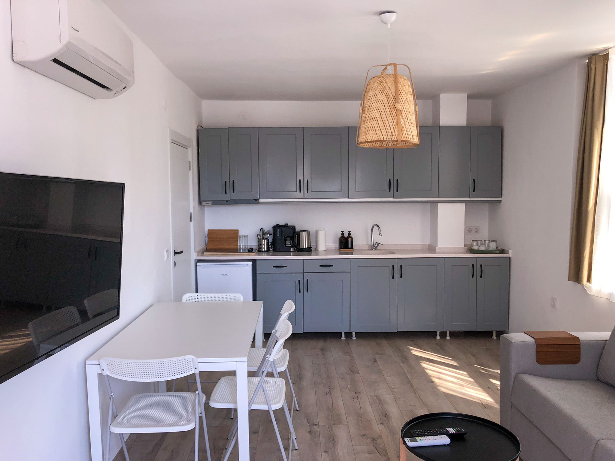 Apartment Capacity 4