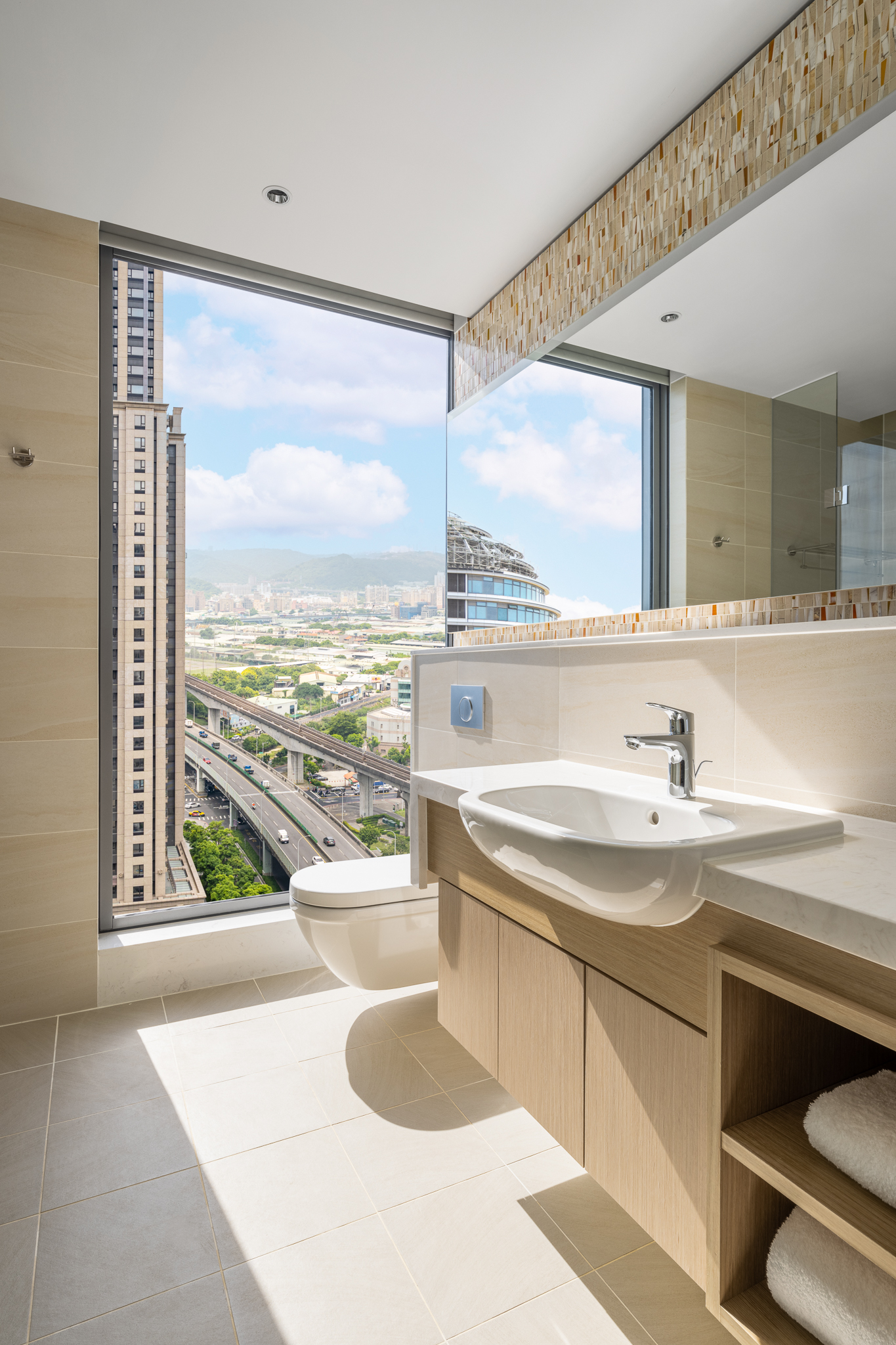 Double Deluxe King Bed