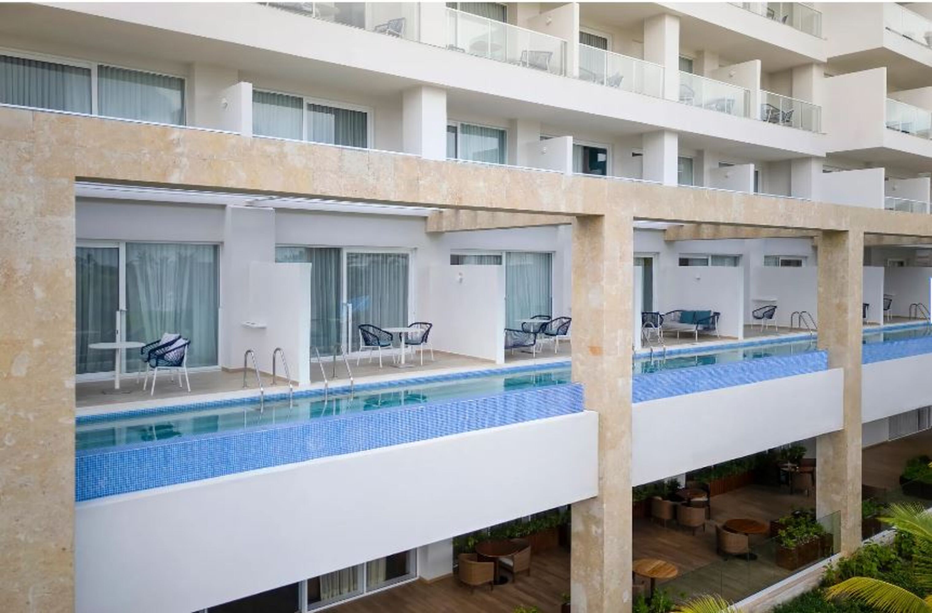 Double Pool View King Bed