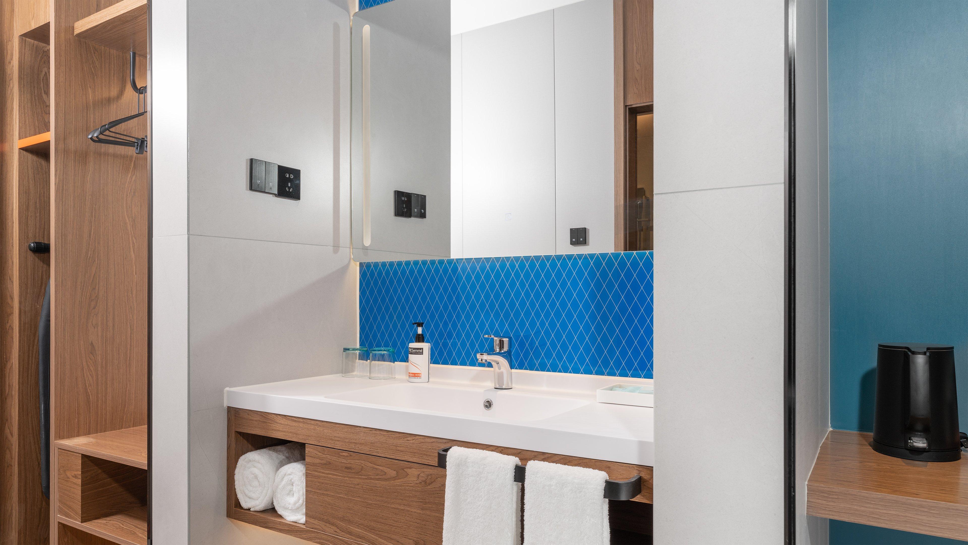 Double King Size Bed