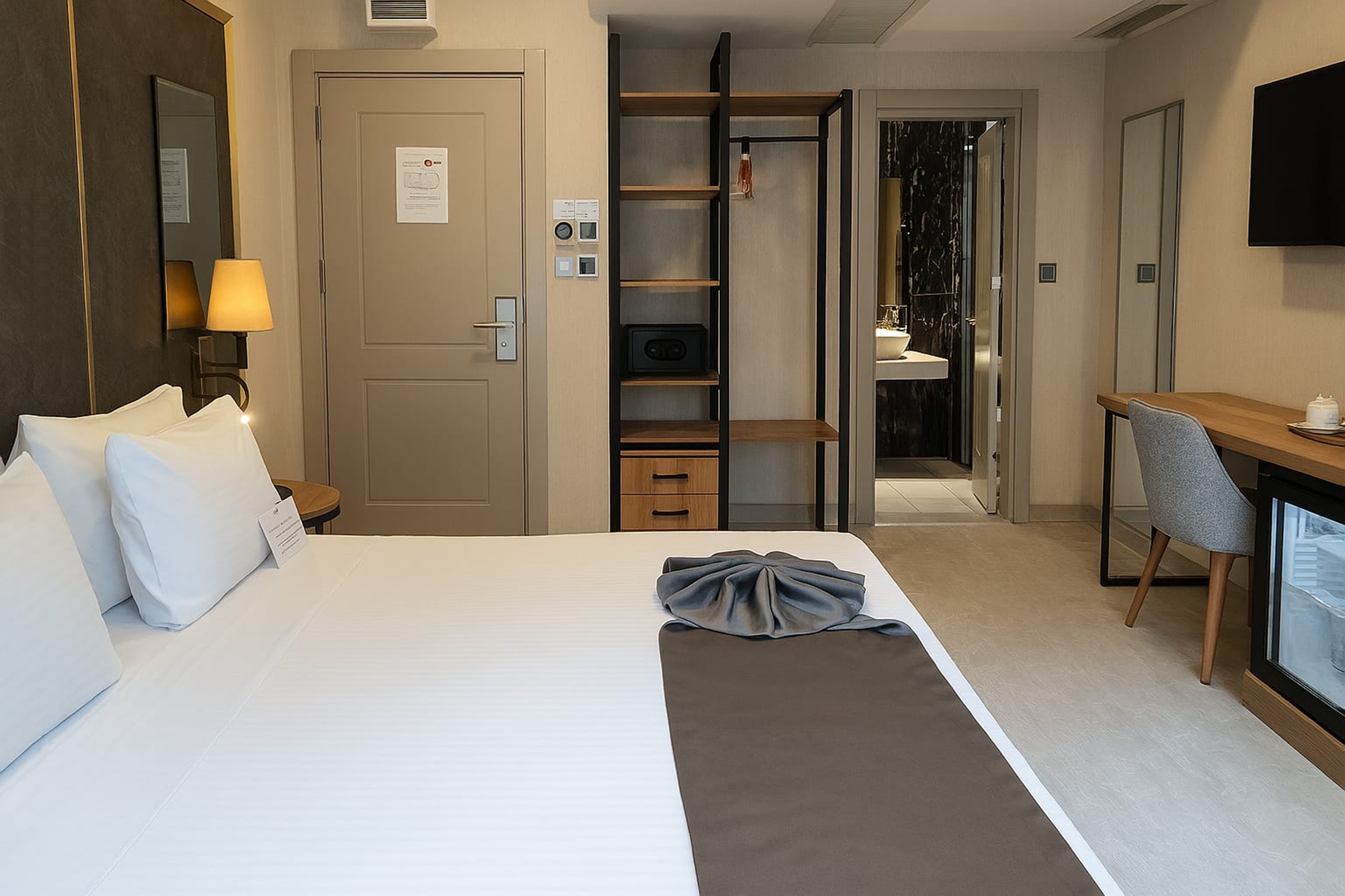 Double or Twin Deluxe One Bed