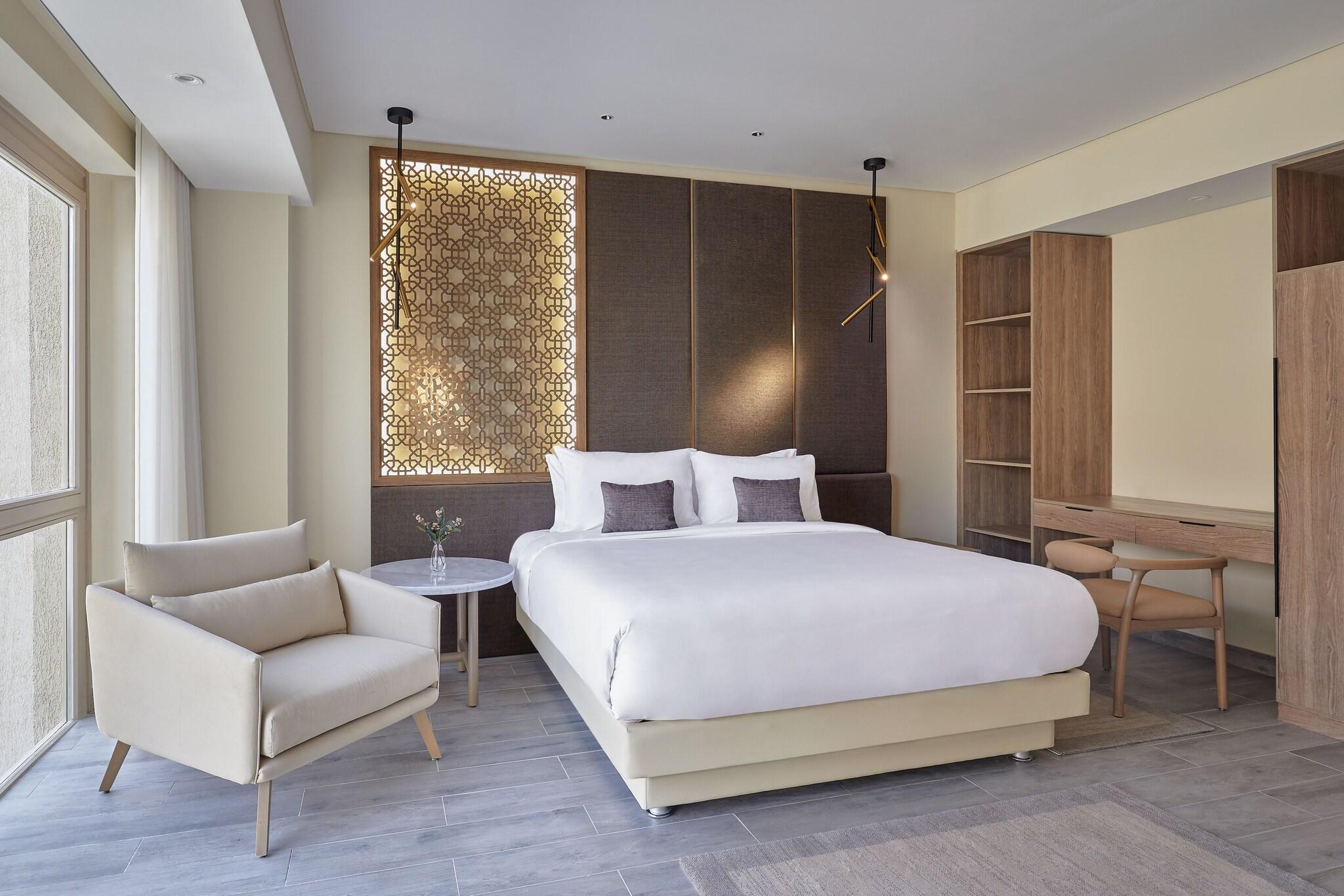 Double Deluxe King Bed