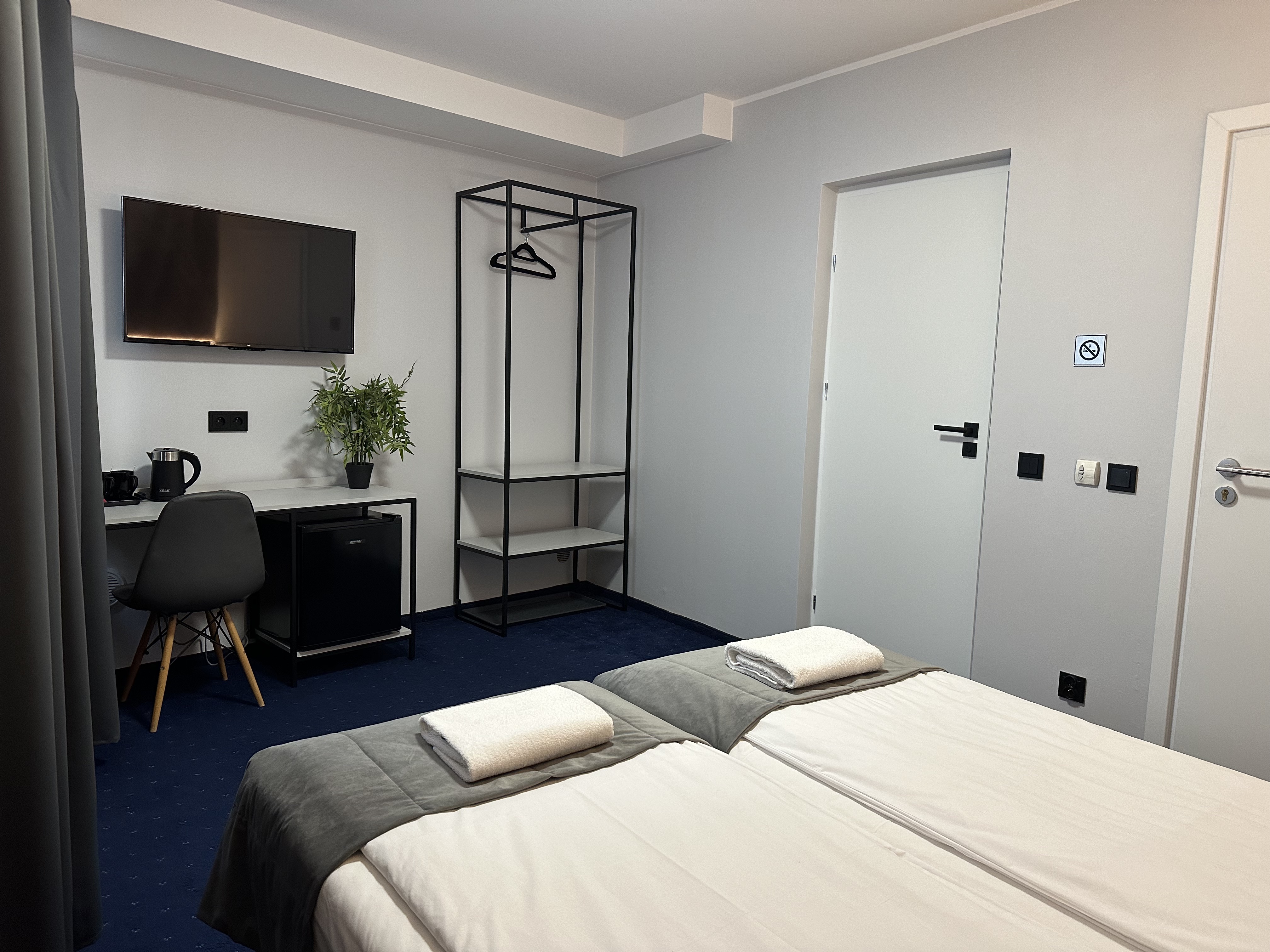 Double or Twin Standard