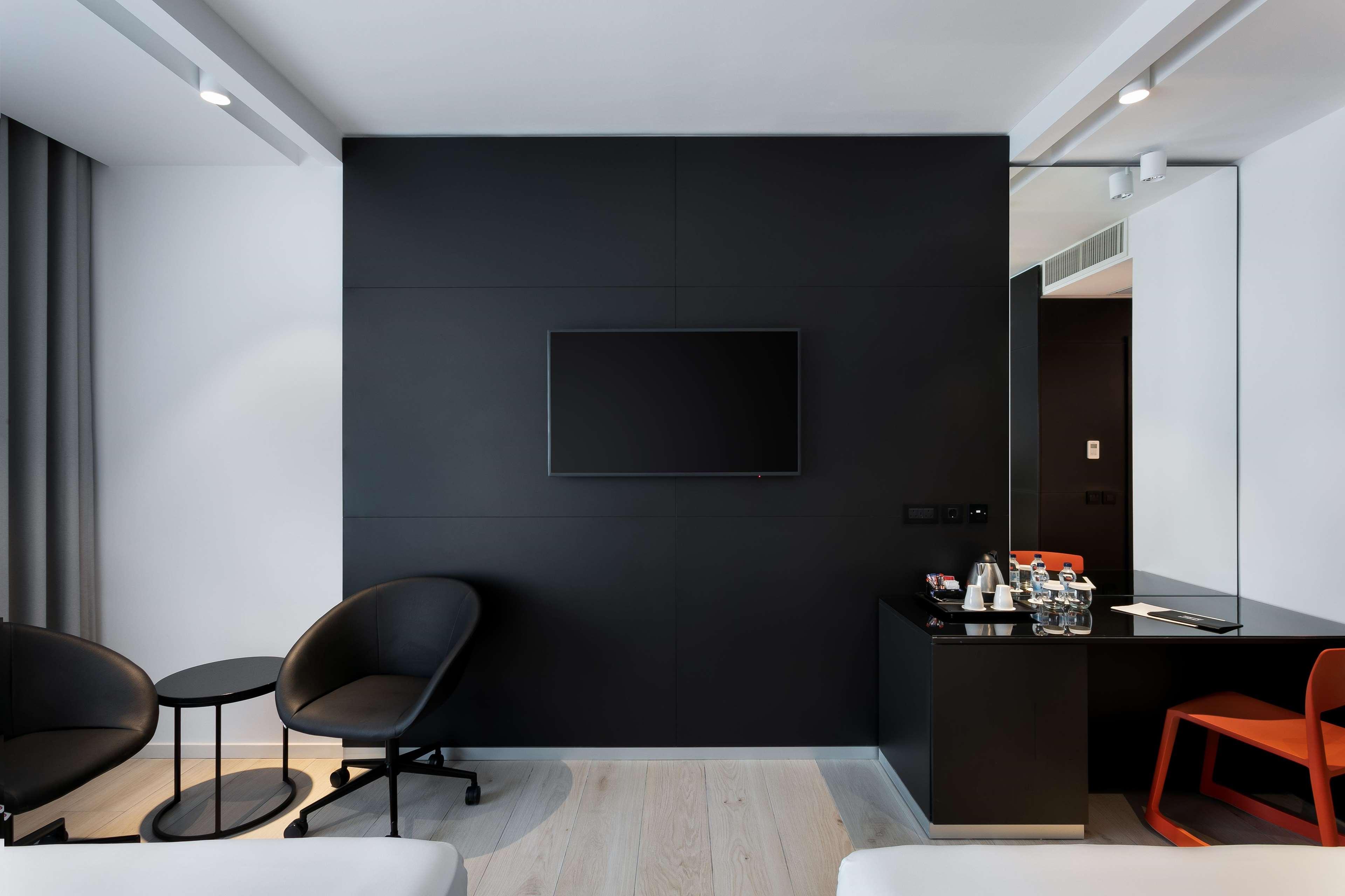 Twin Deluxe Side Sea View