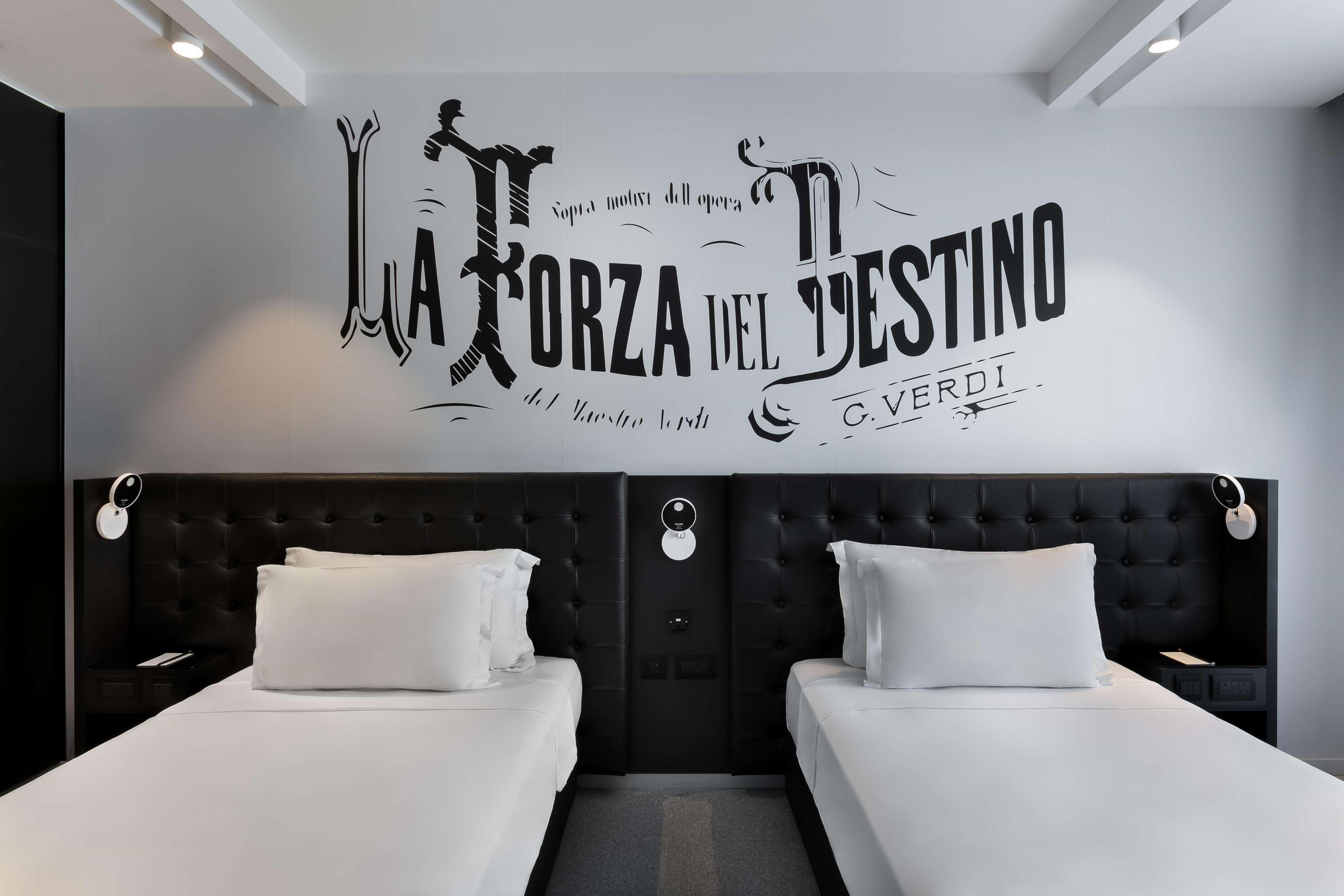 Twin Deluxe Side Sea View