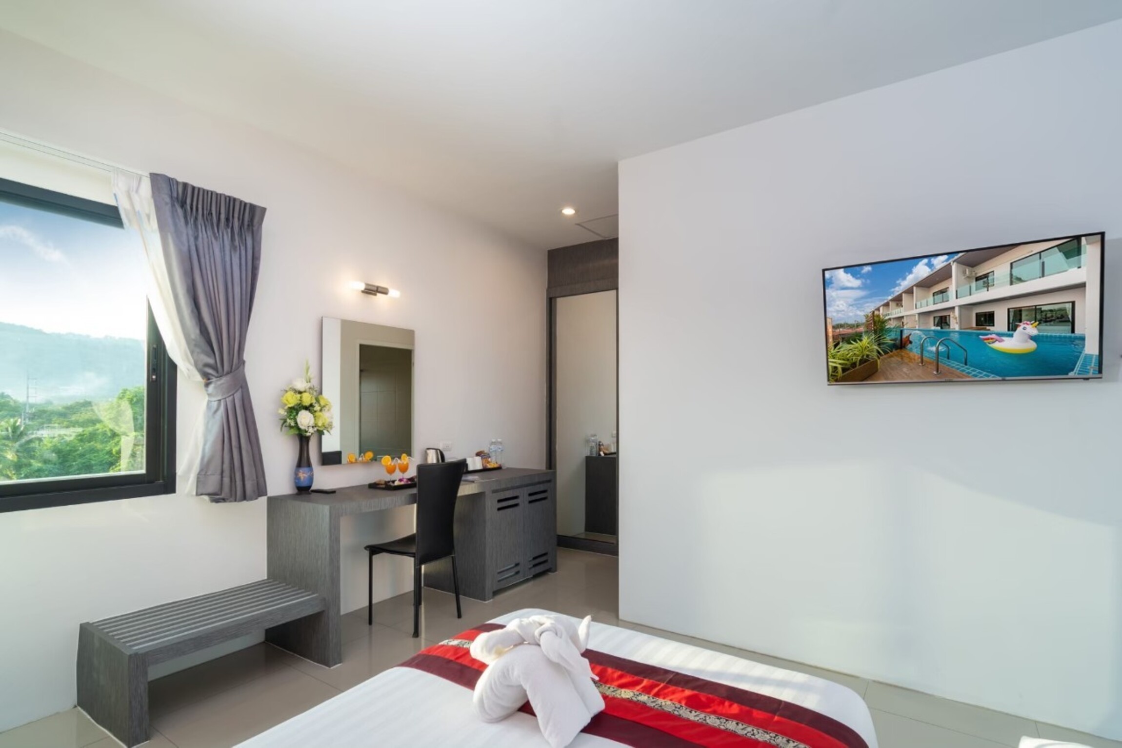 Double Deluxe Pool View