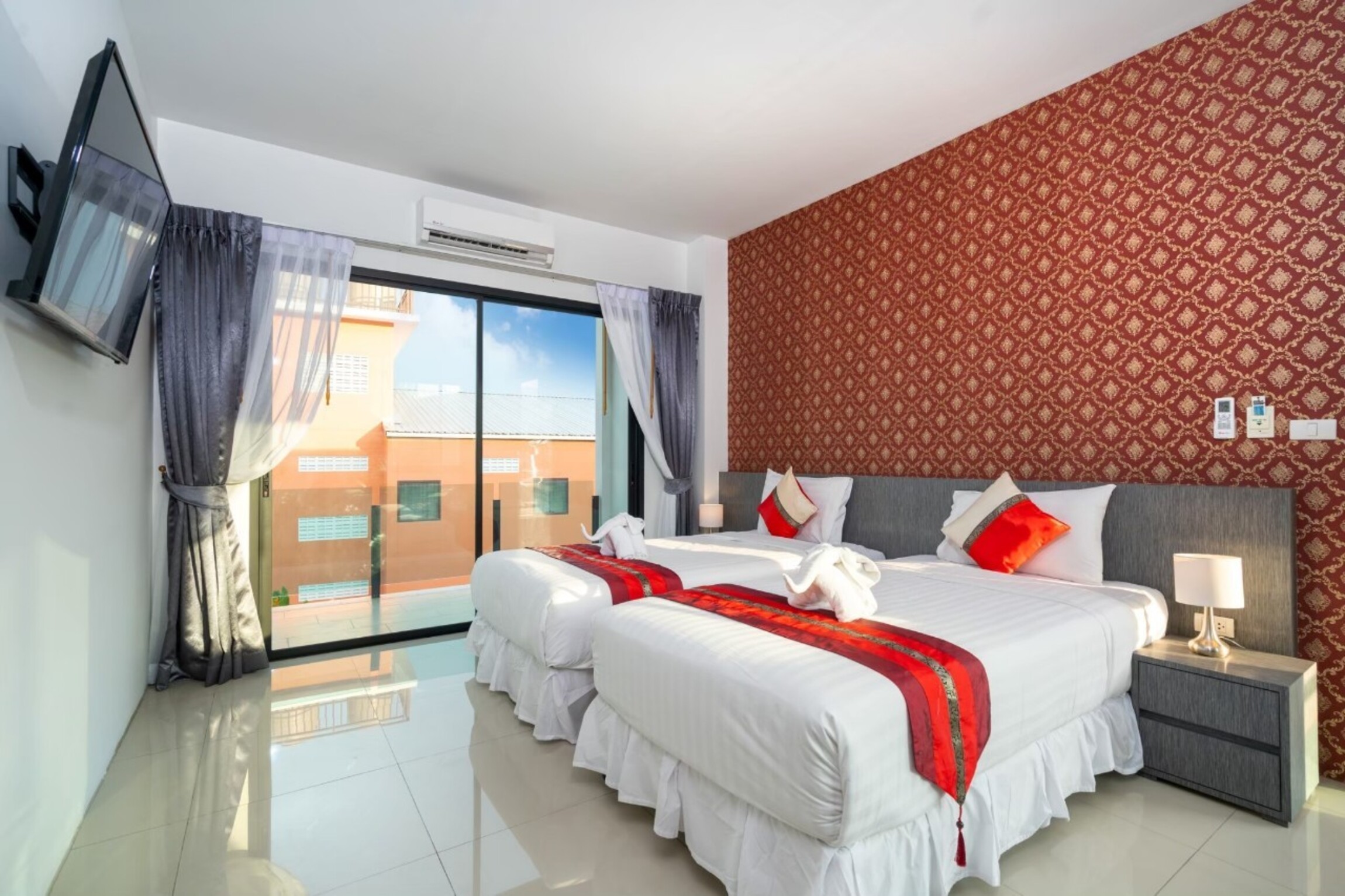 Double Deluxe Pool View