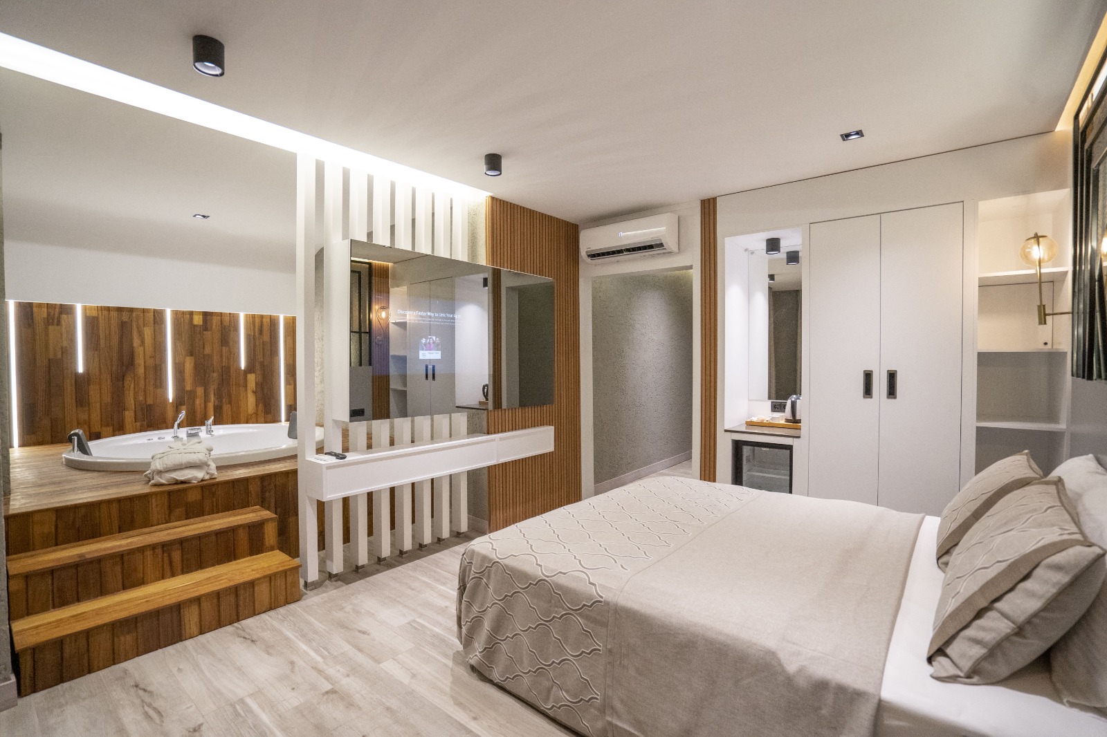 Quadruple Two Bedrooms One Bathroom