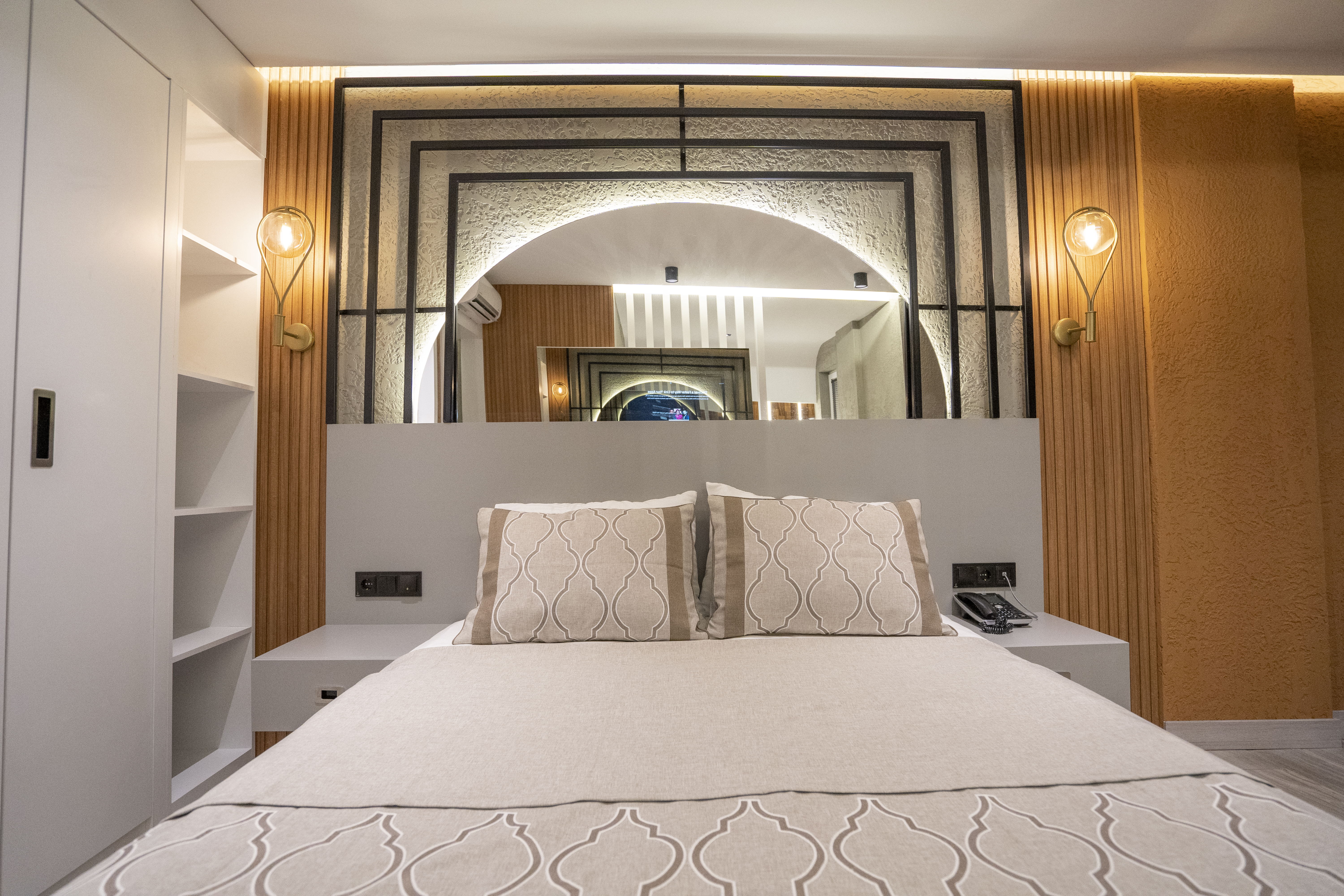 Quadruple Two Bedrooms One Bathroom