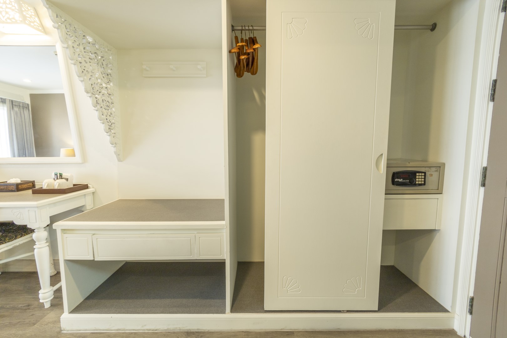 Double Deluxe Pool View