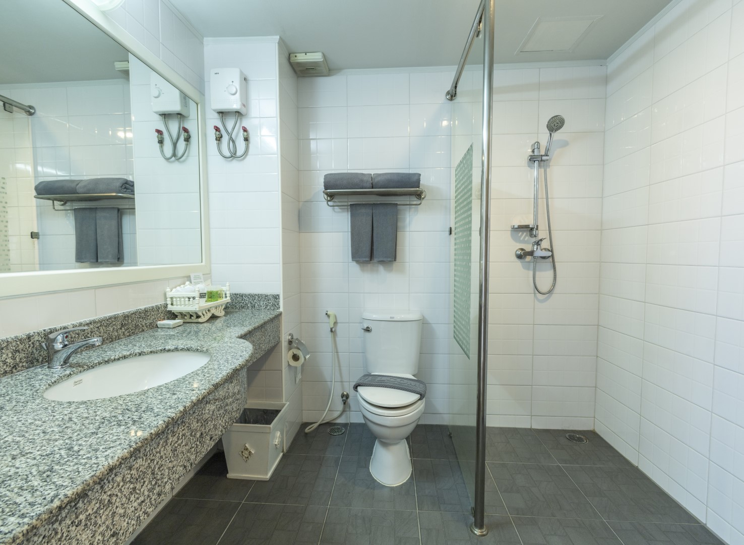 Double Deluxe Pool View