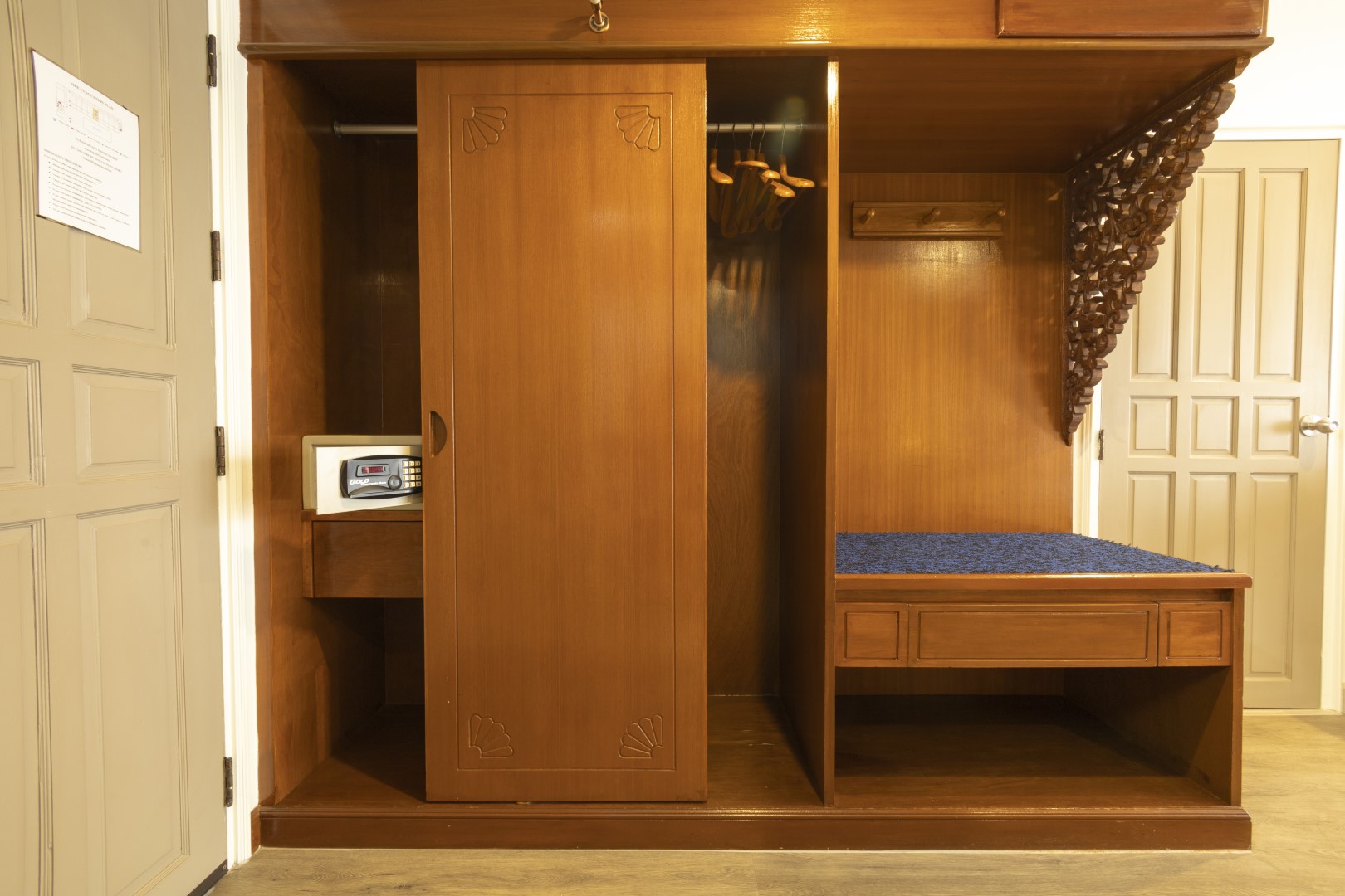 Family Room Connecting Room