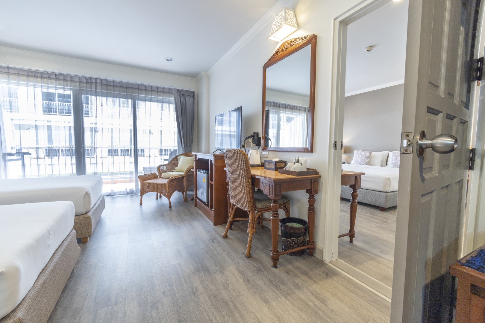 Family Room Connecting Room