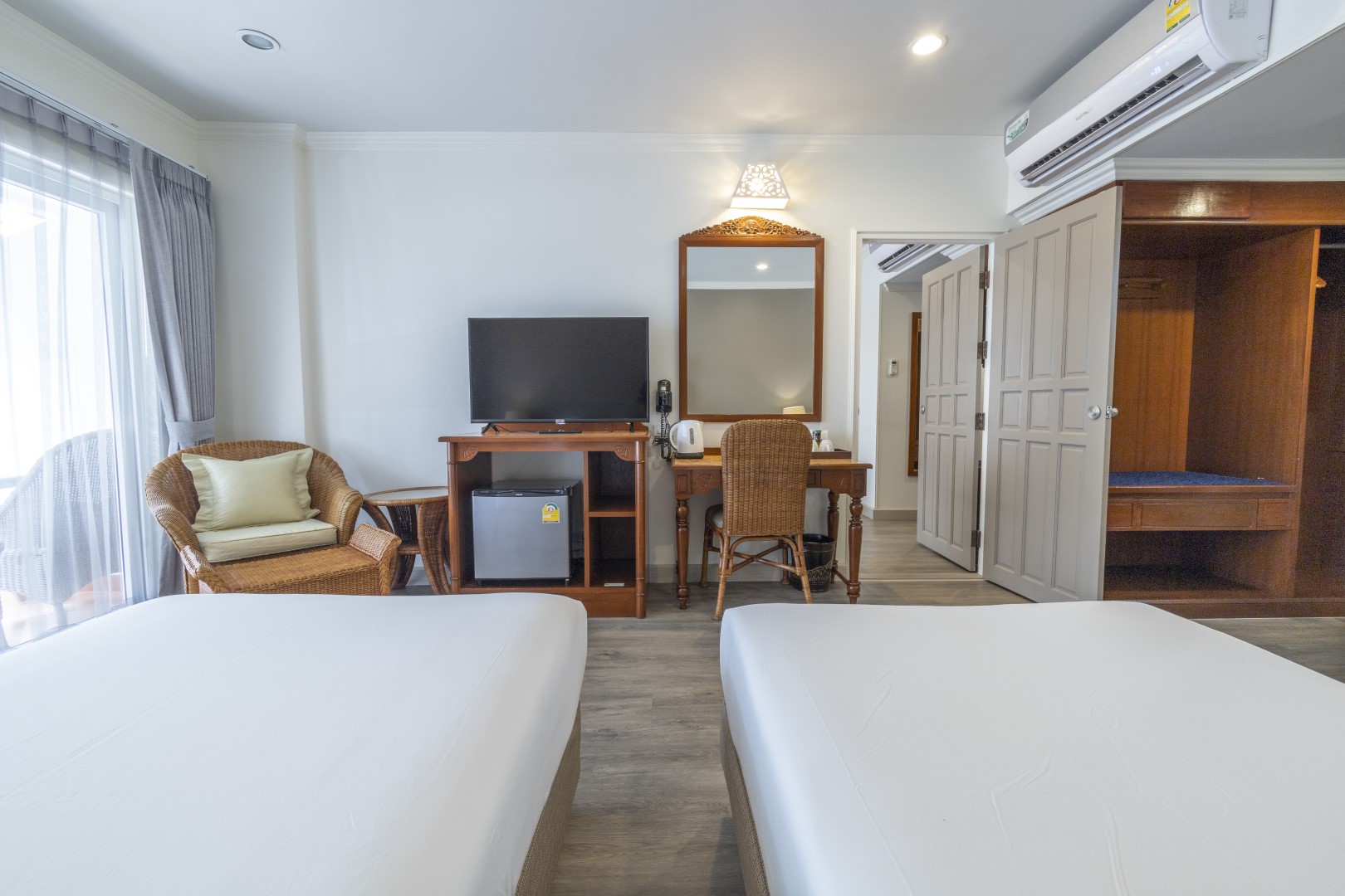 Family Room Connecting Room