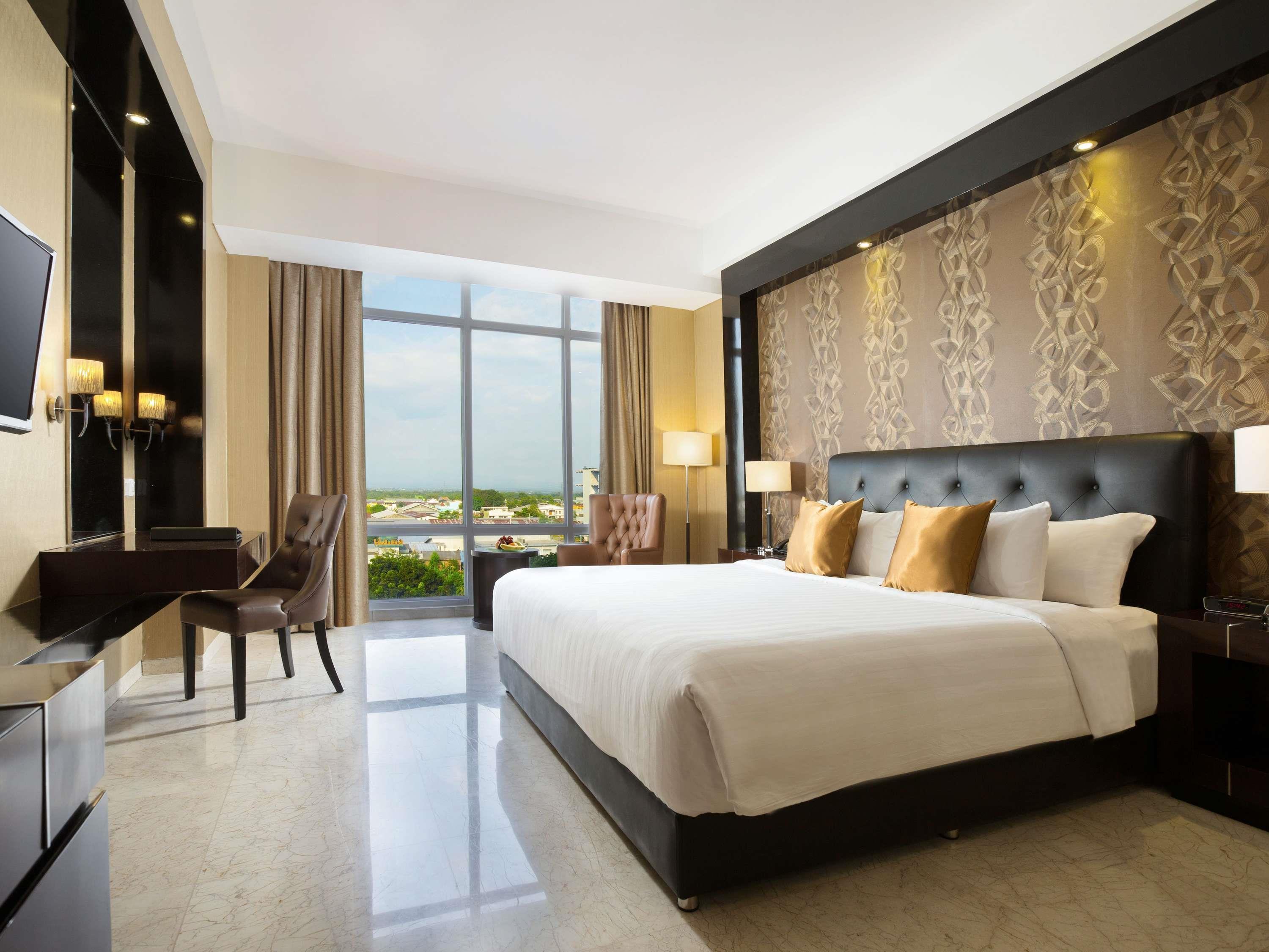 Double Executive King Bed