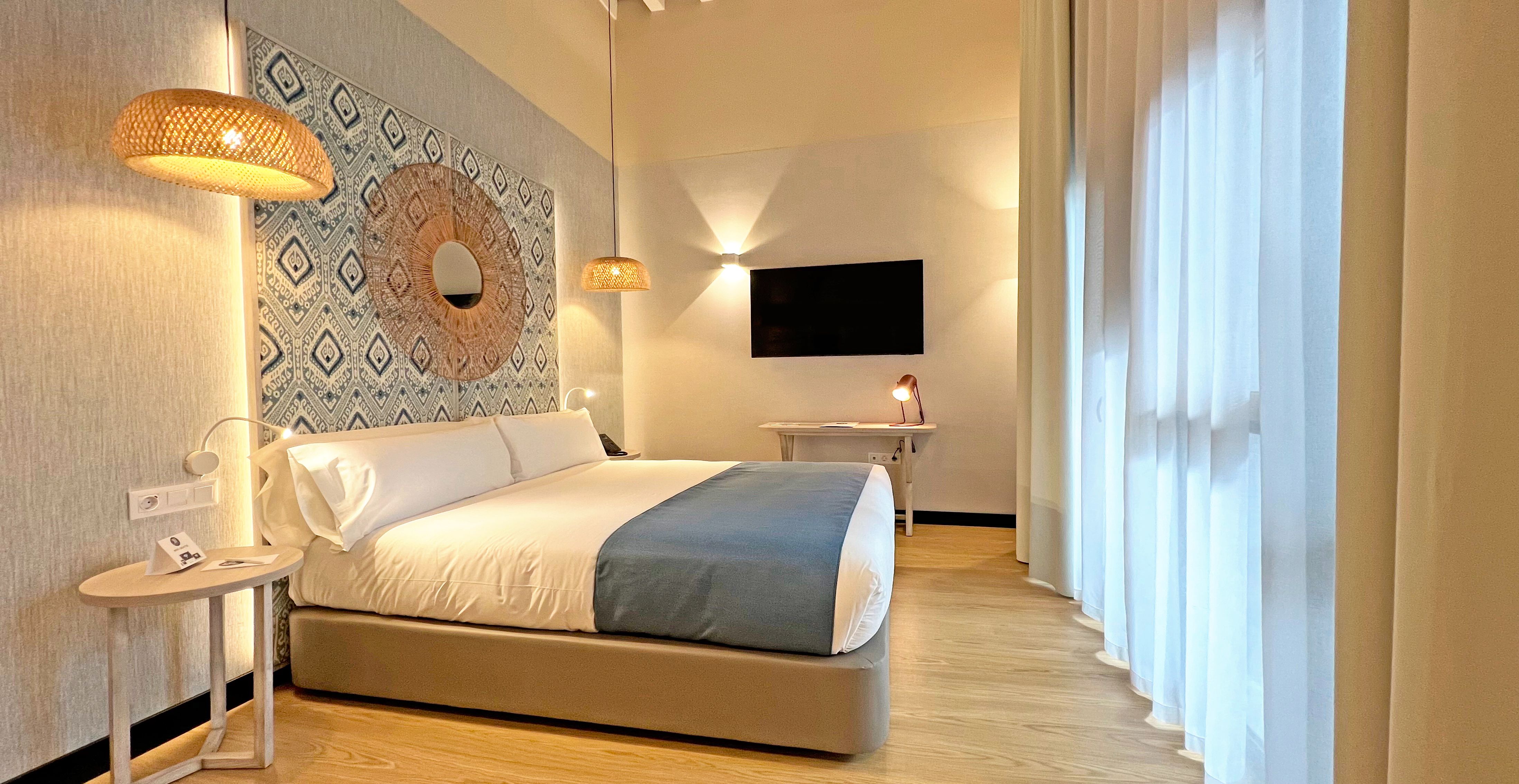 Double or Twin Standard