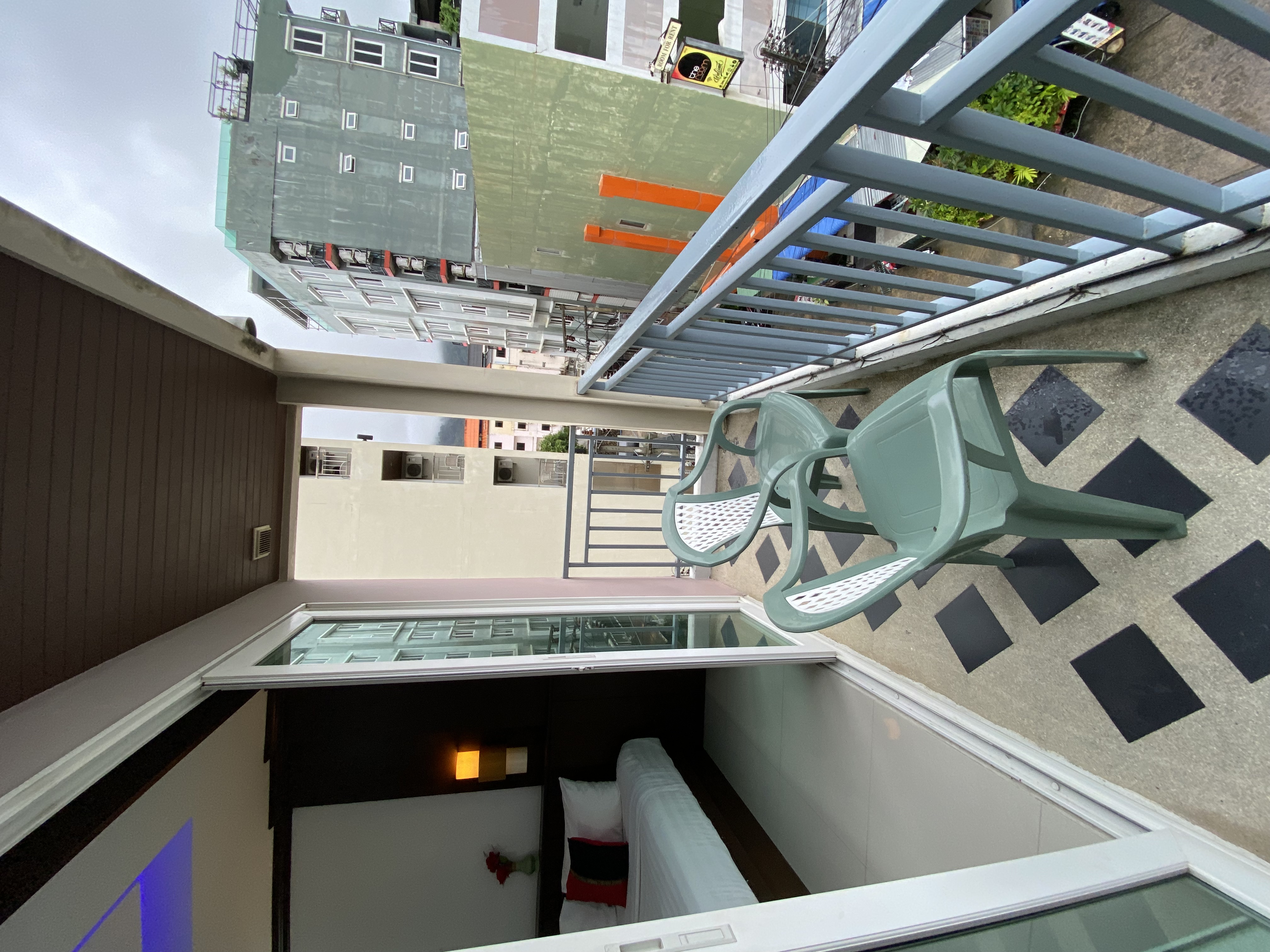 Double Deluxe King Bed