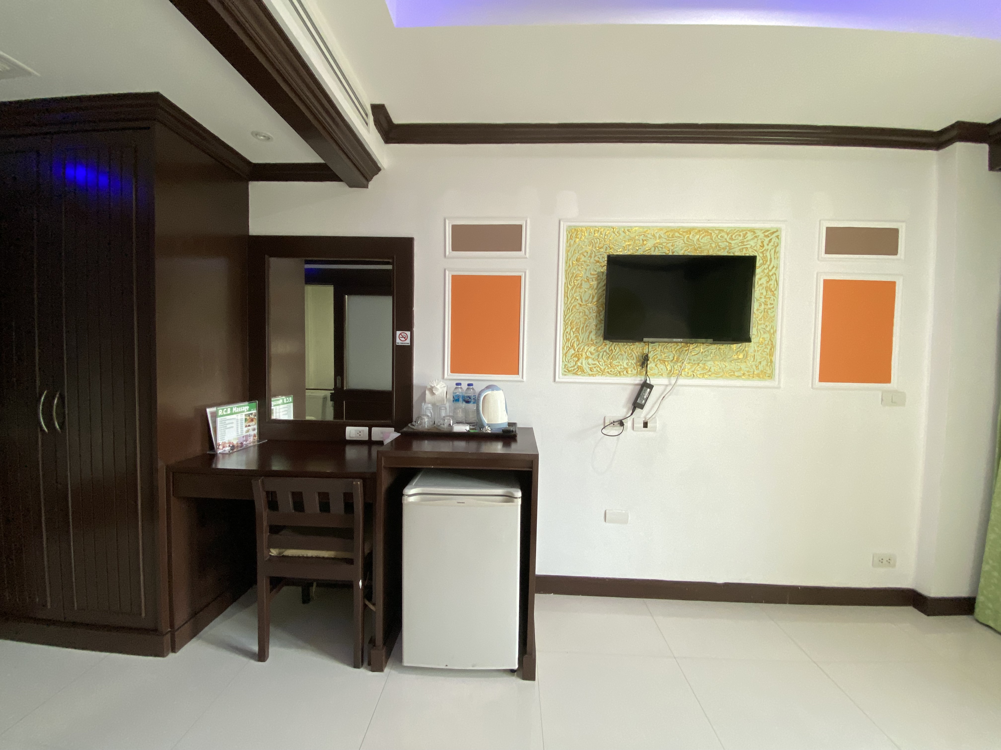 Double Deluxe King Bed