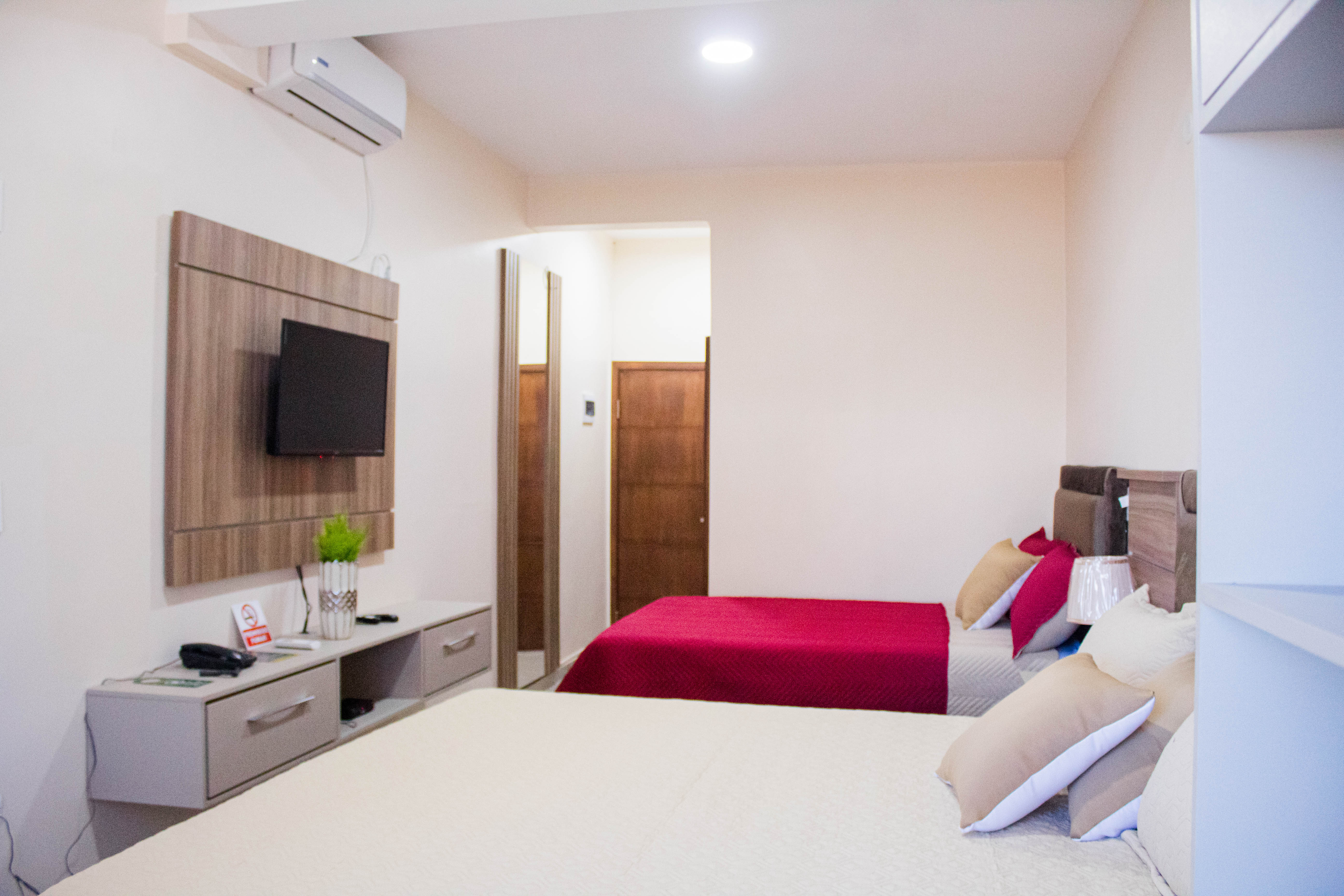 Quadruple Two Bedrooms One Bathroom