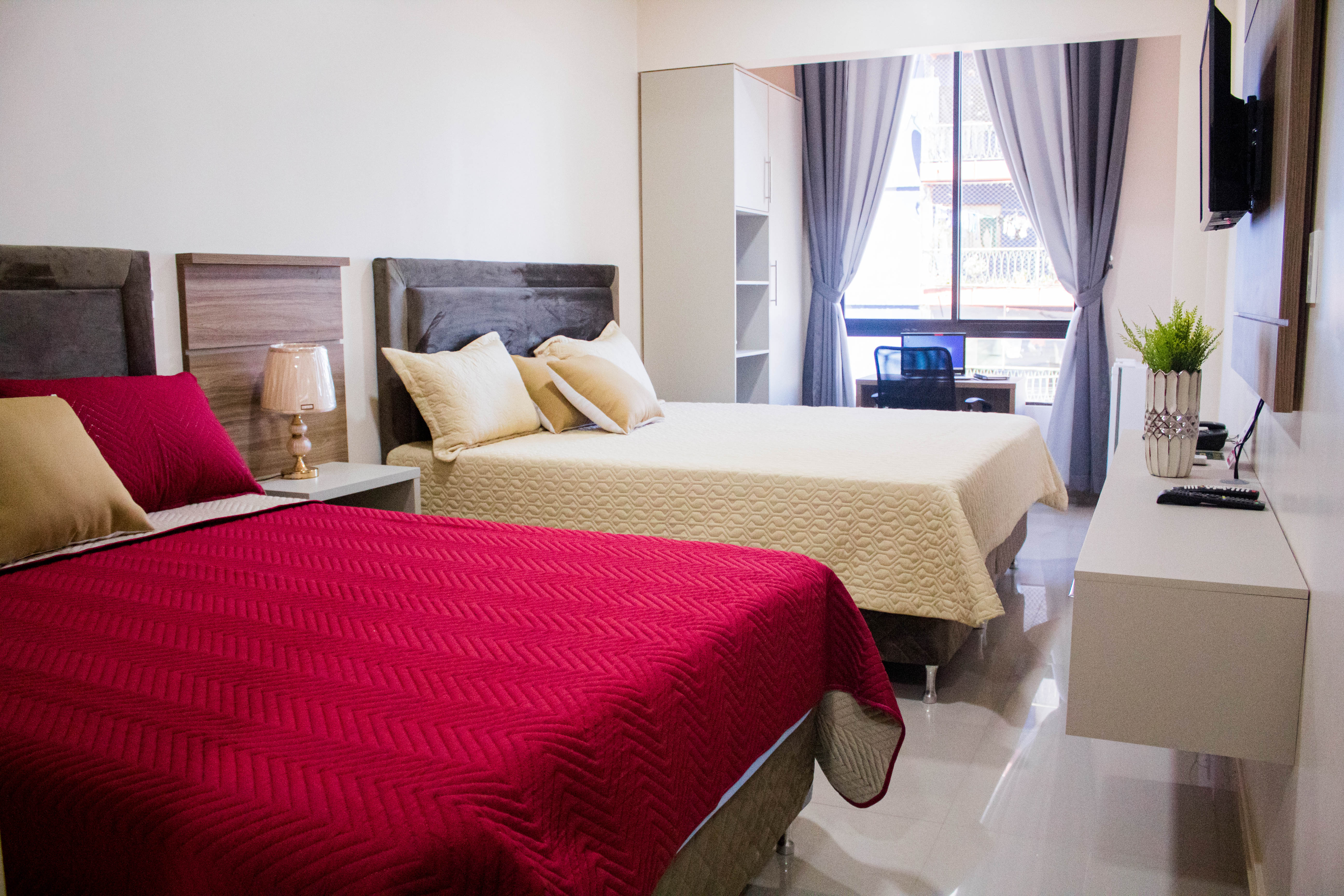 Quadruple Two Bedrooms One Bathroom