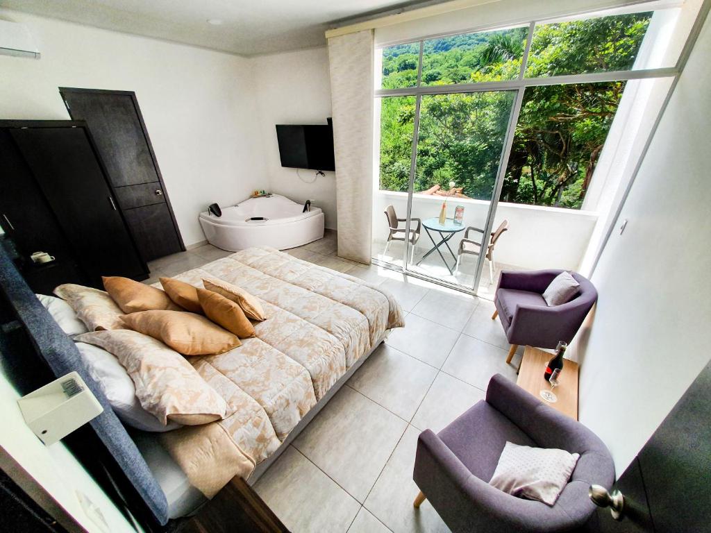 Junior Suite with Balcony with Views