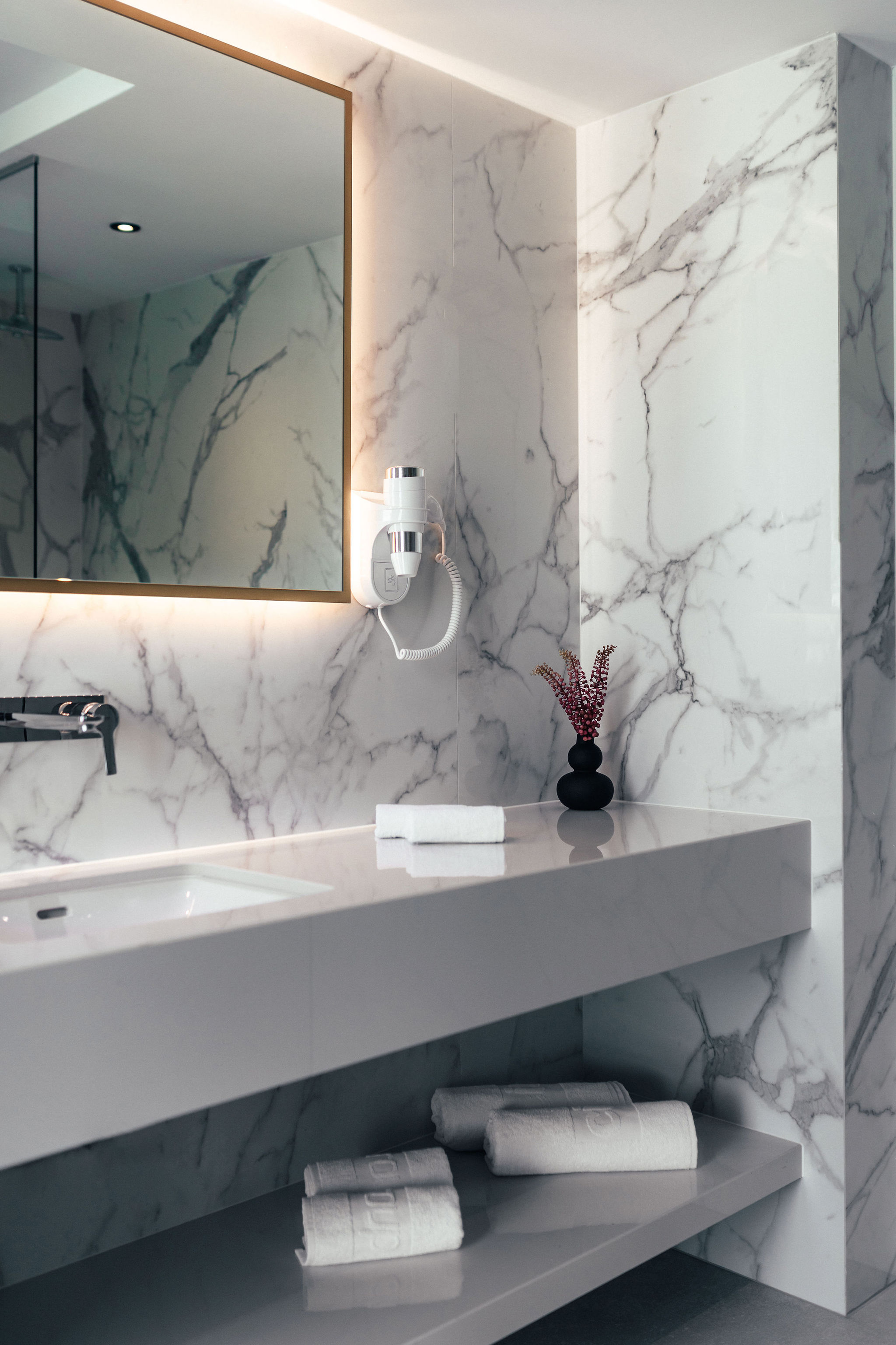 Double or Twin Deluxe Sea View with Balcony