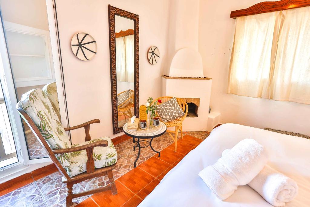 Double Deluxe One Bed