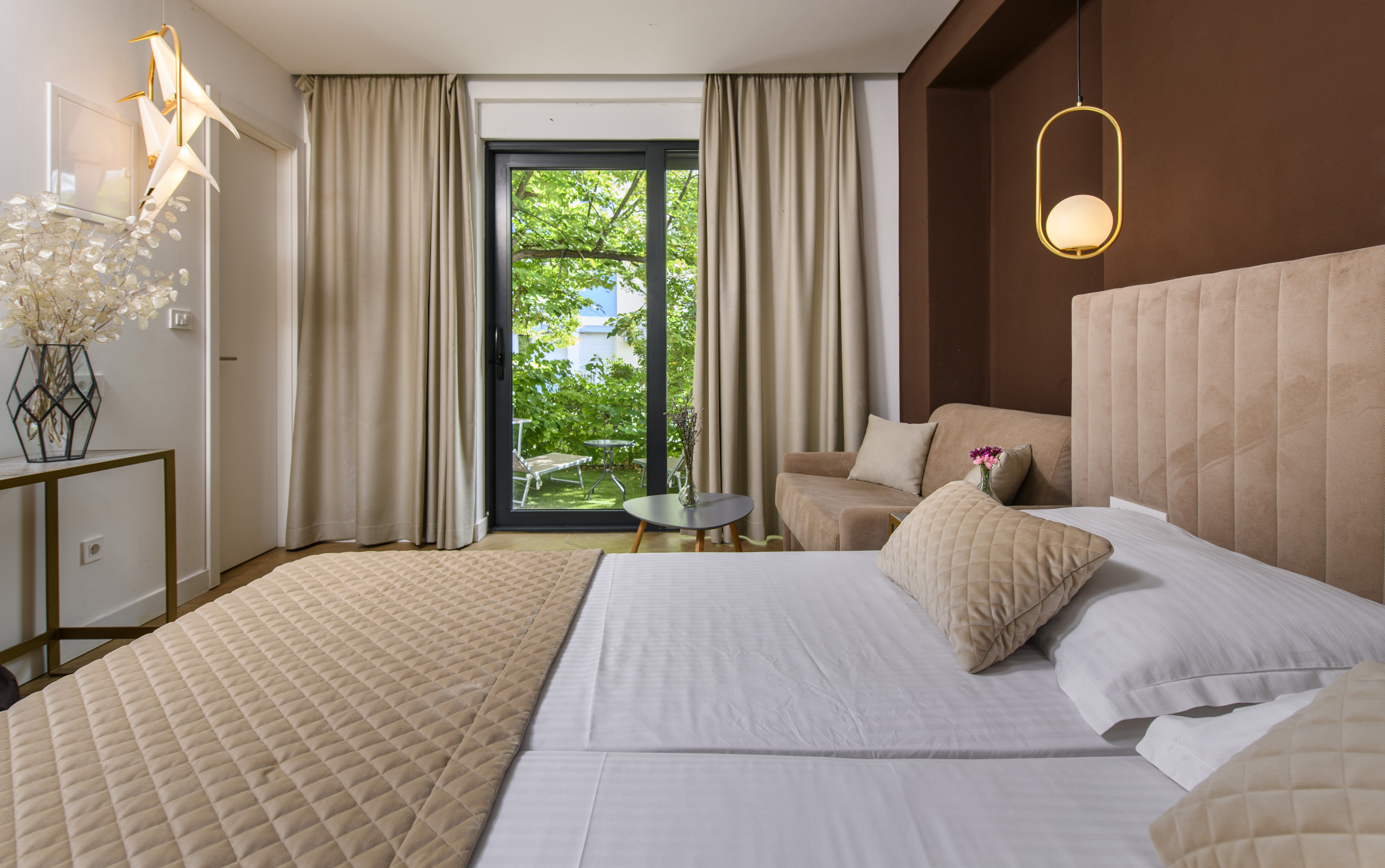 Double or Twin One Bedroom One Bathroom