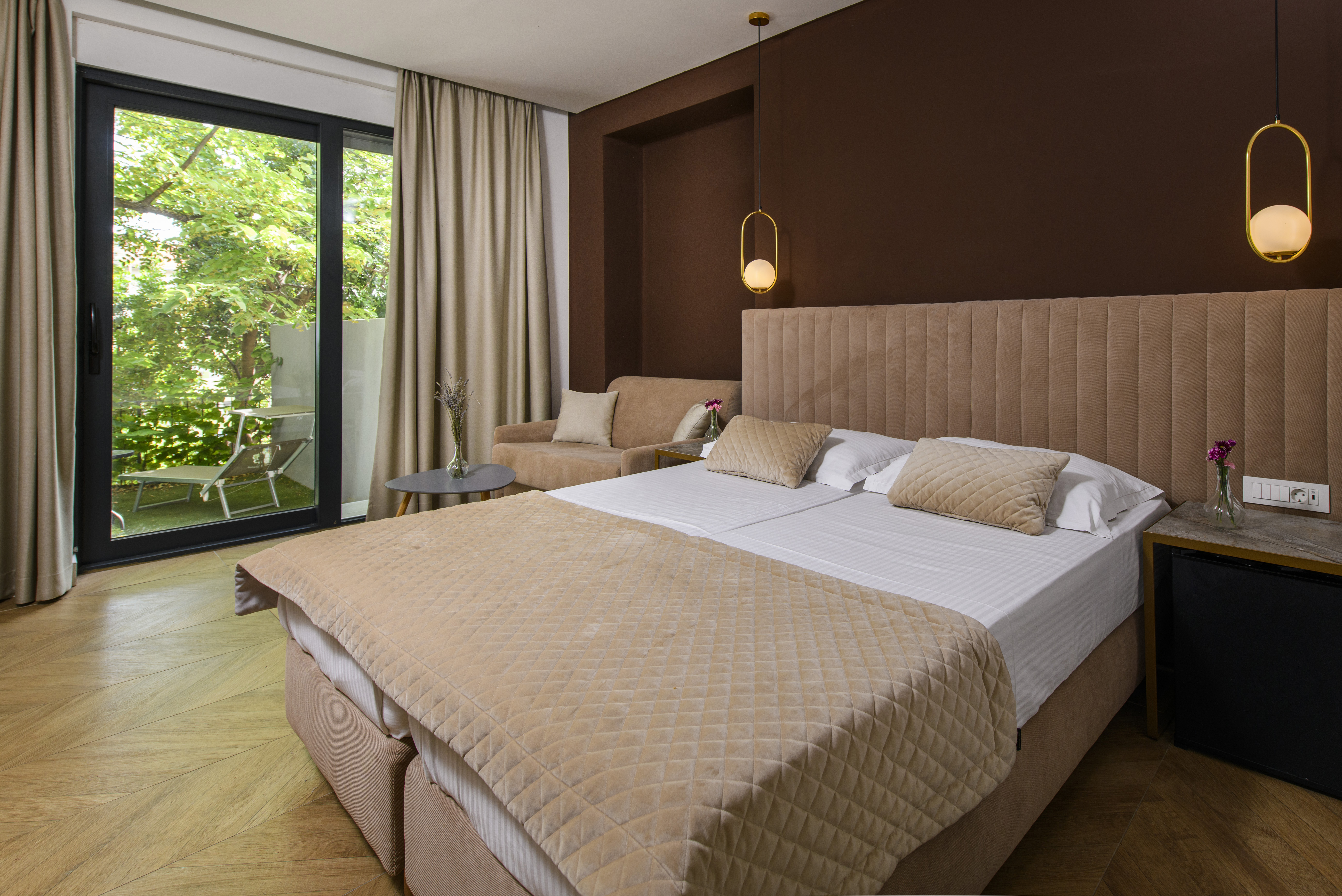 Double or Twin One Bedroom One Bathroom