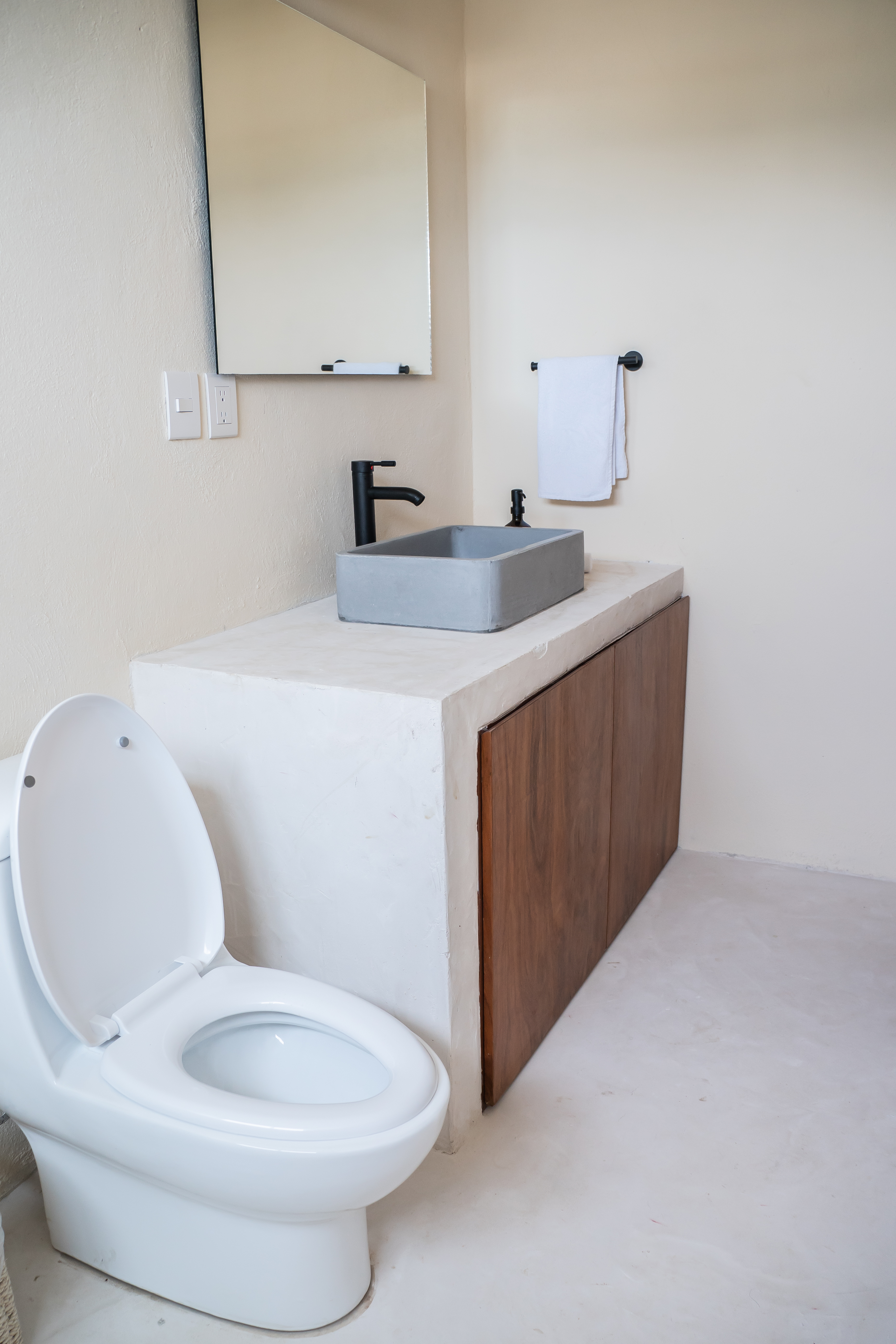 Junior Suite Queen Size Bed