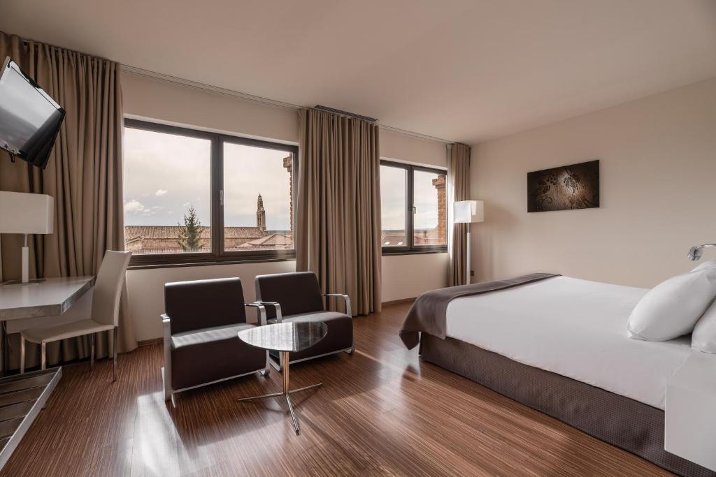 Double or Twin Deluxe