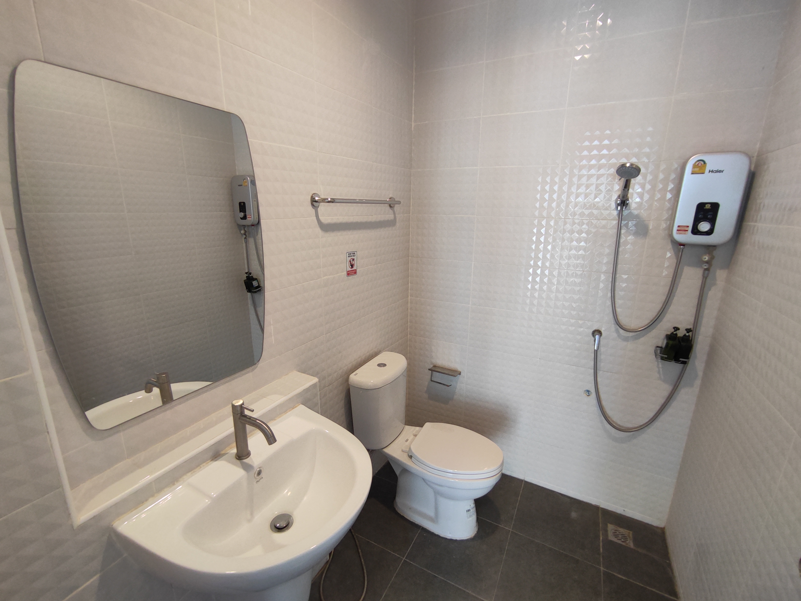 Double King Bed One Bedroom 