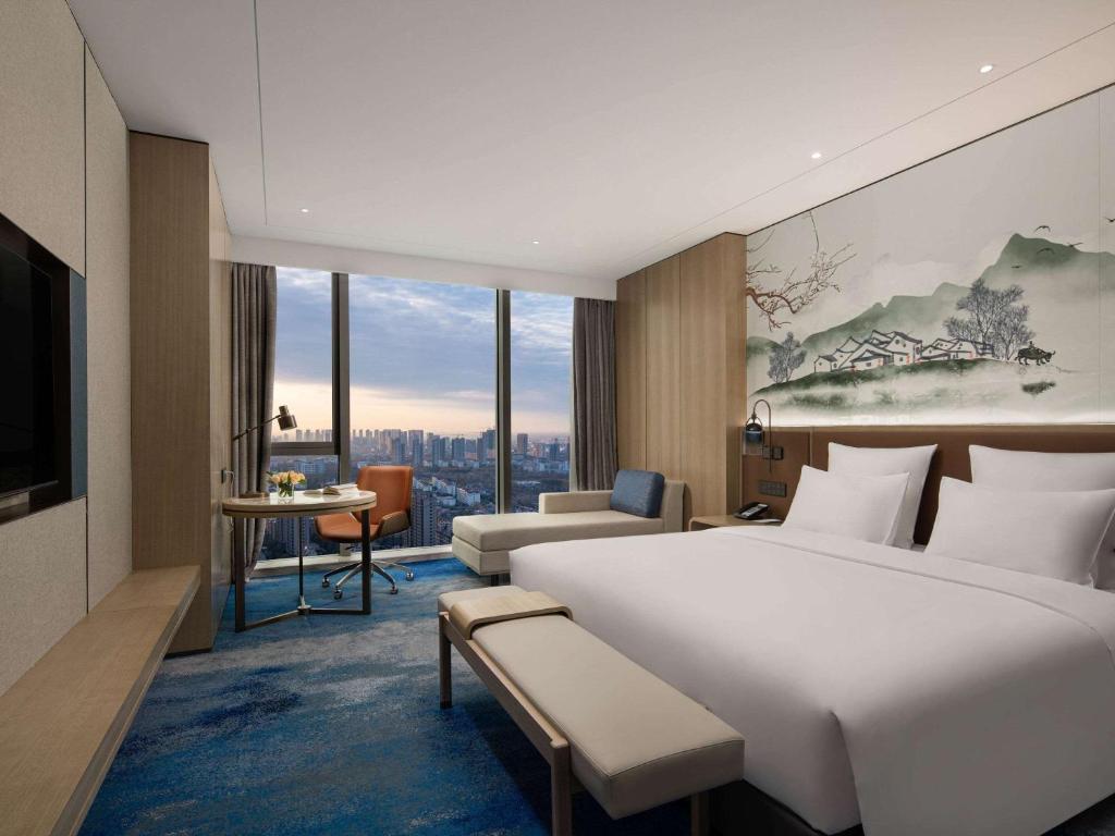 Suite Deluxe King Bed