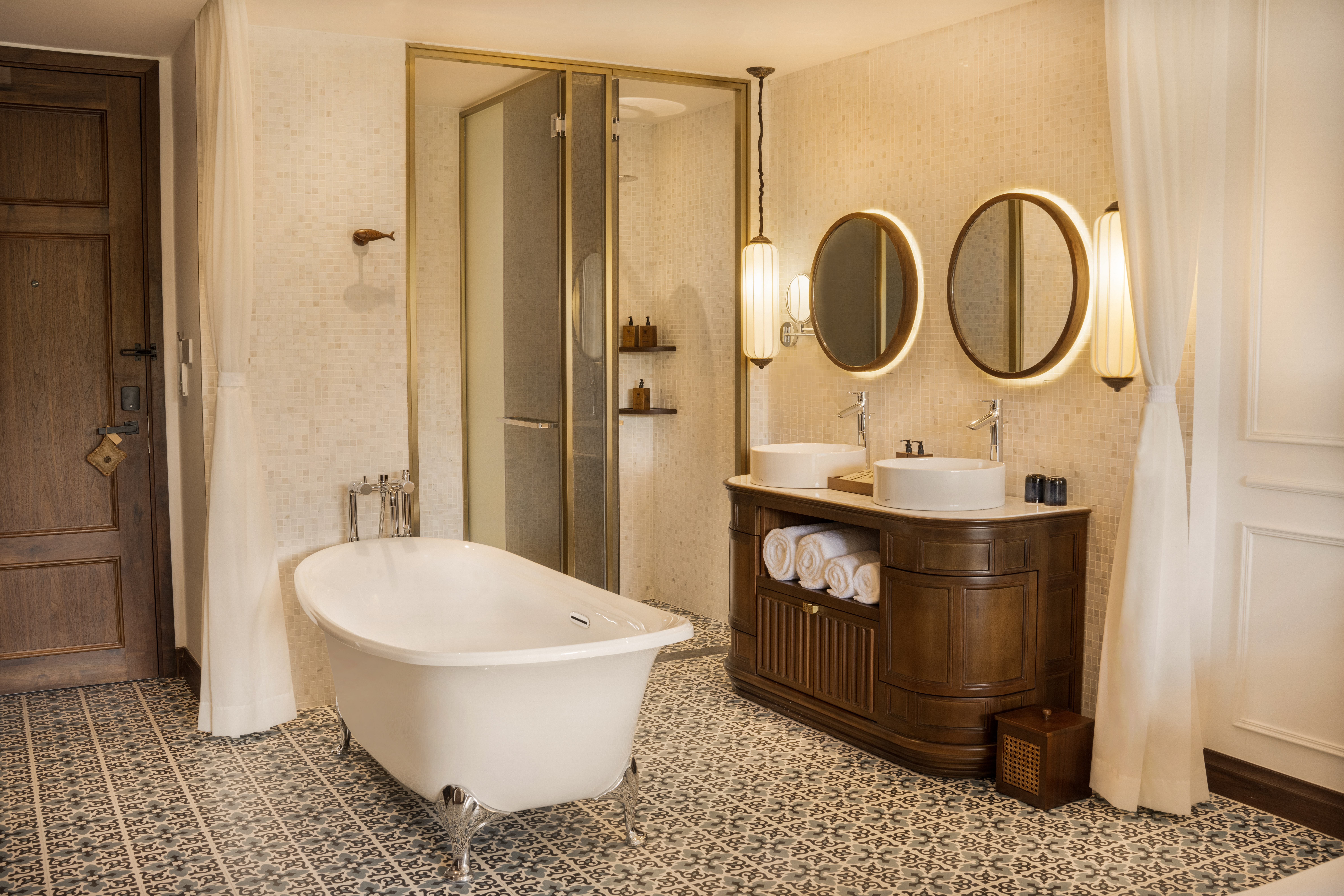 Double Deluxe One Bed