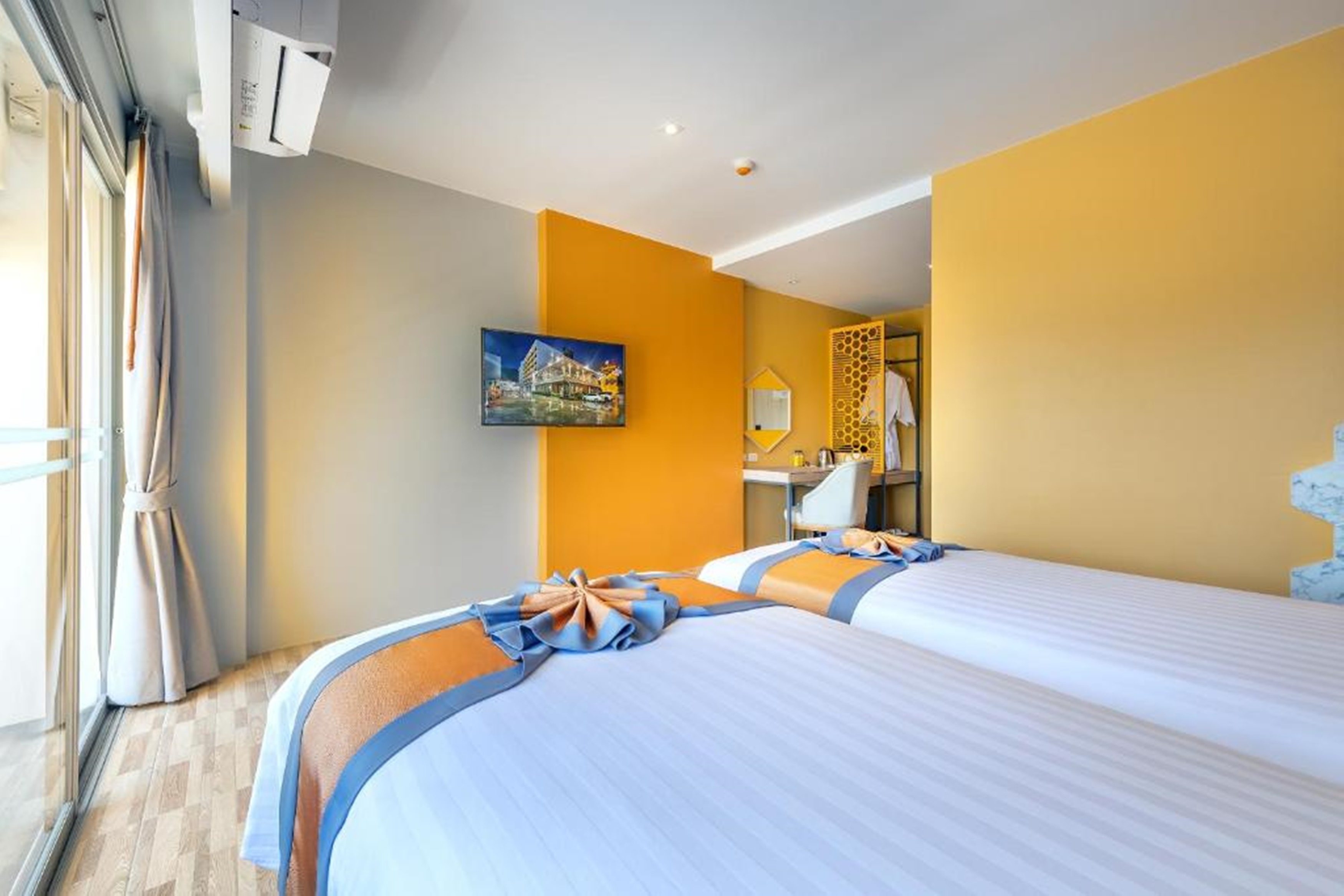 Double or Twin Superior