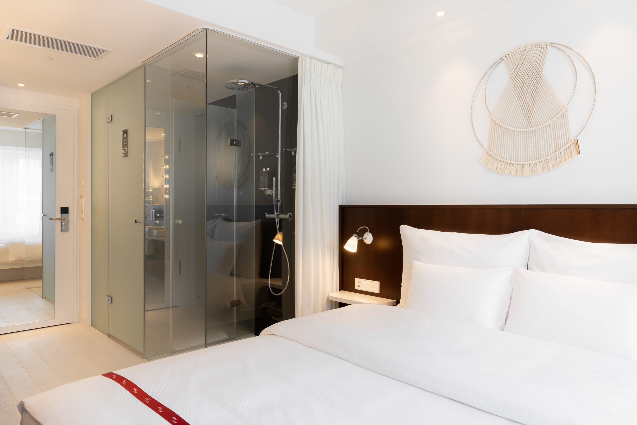 Double Queen Size Bed
