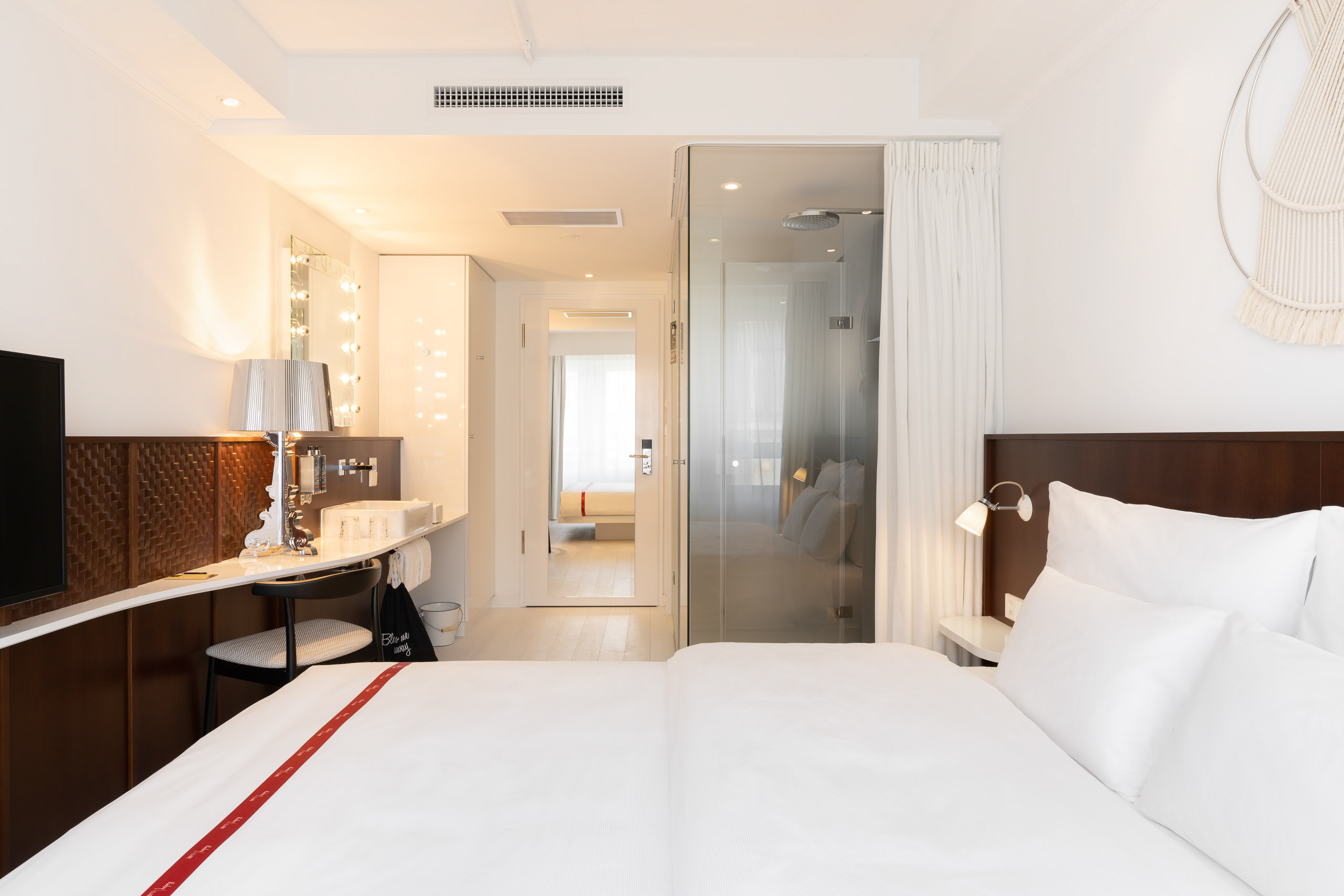 Double Queen Size Bed