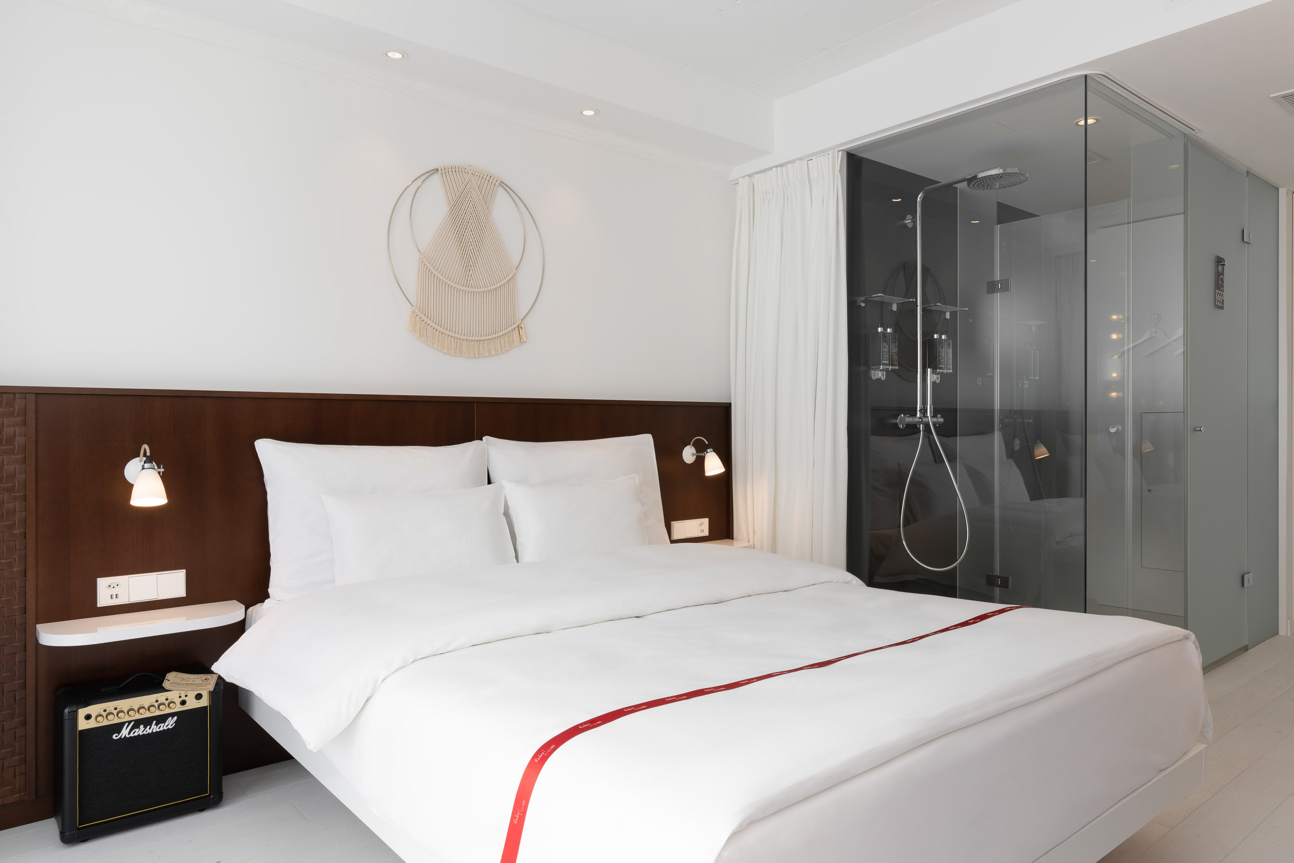 Double Queen Size Bed