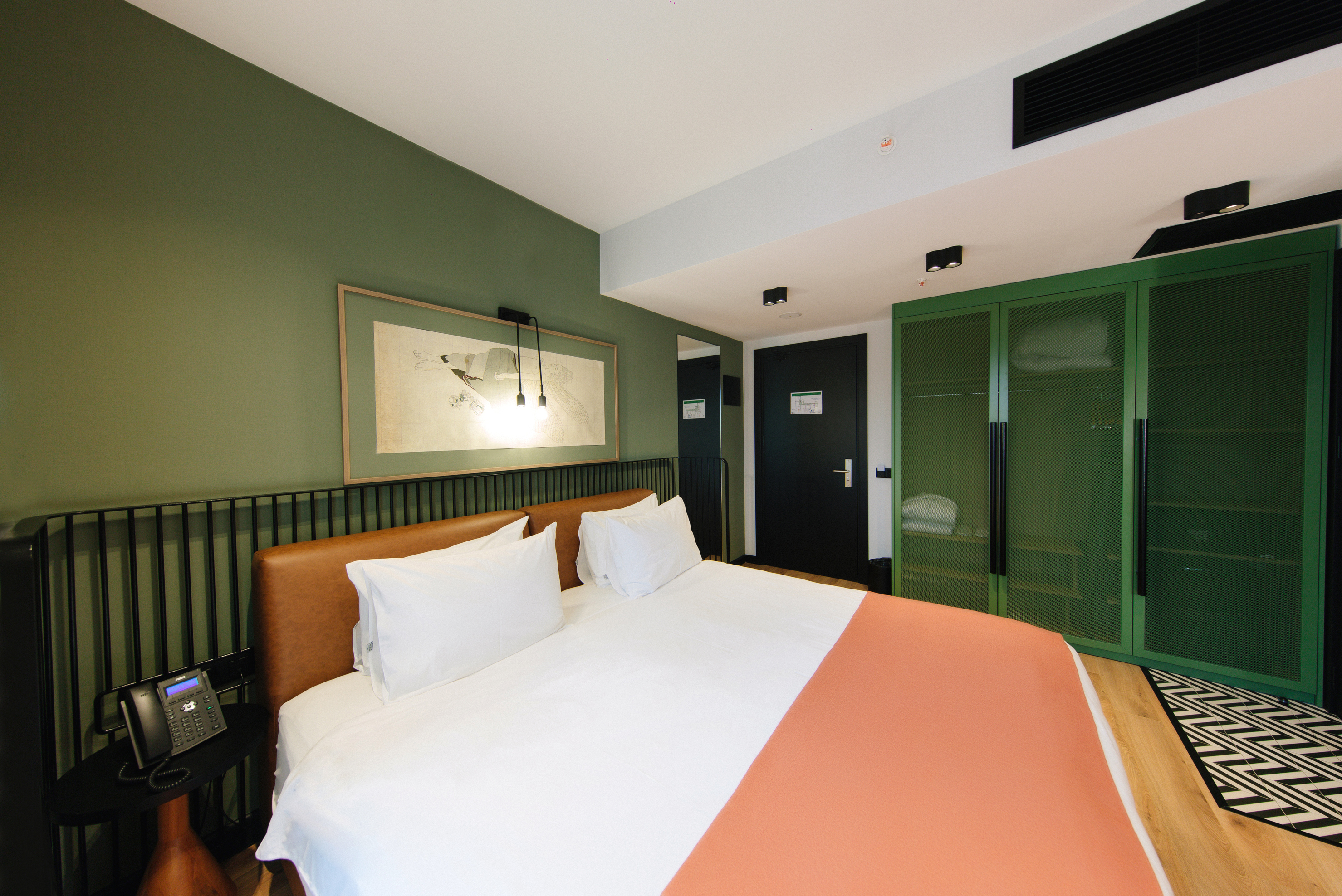 Double or Twin Deluxe