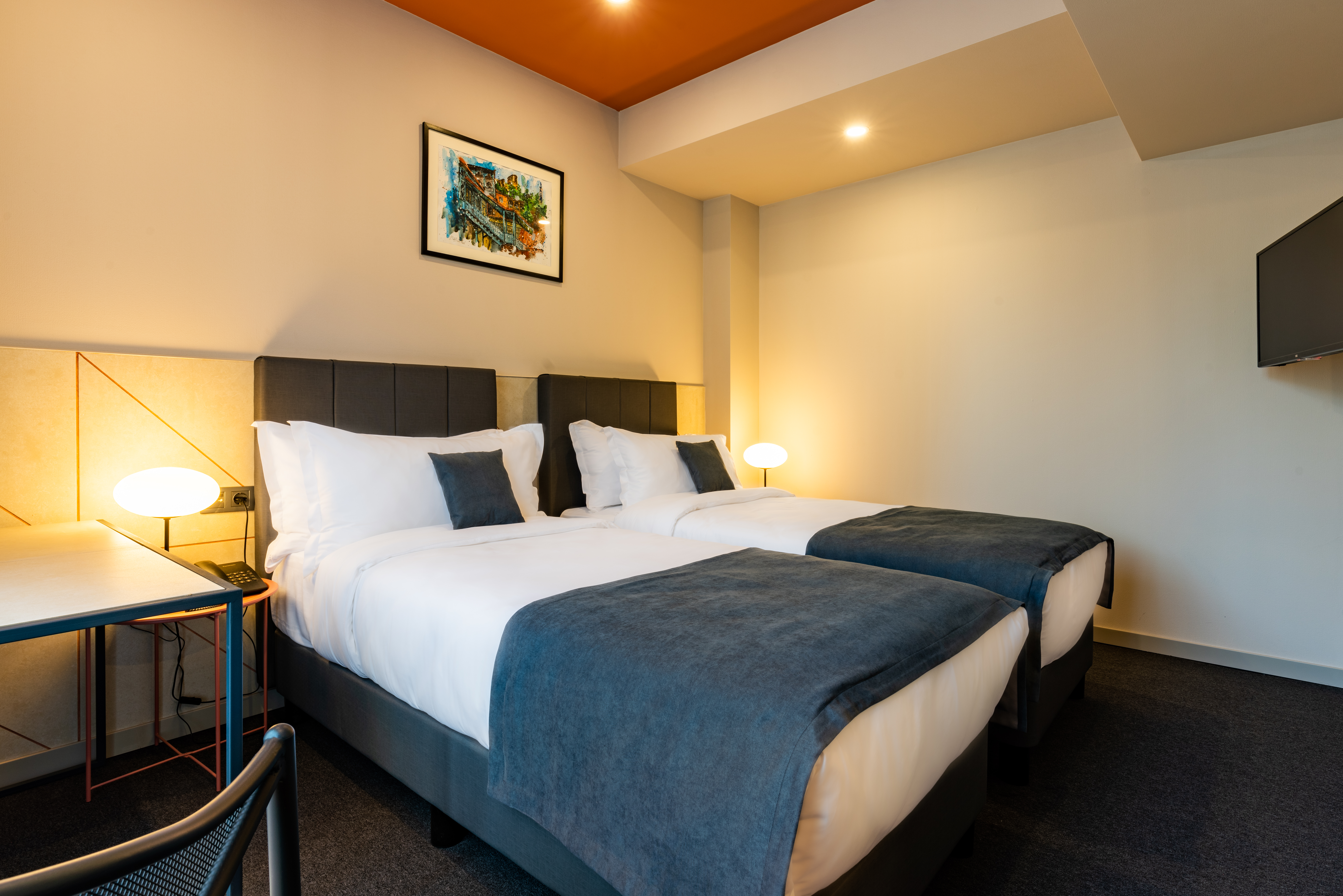 Double or Twin Standard